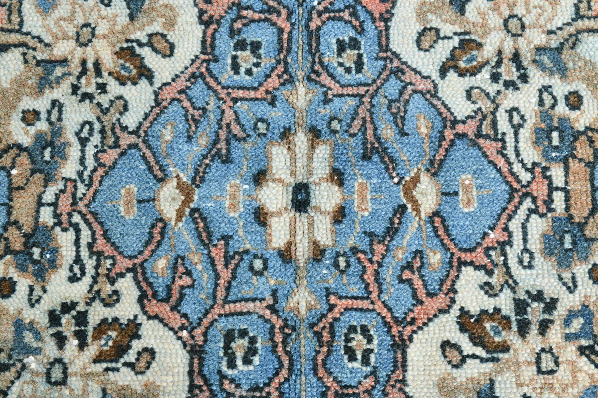 Tapis persan classique bleu et saumon, 318x410 cm