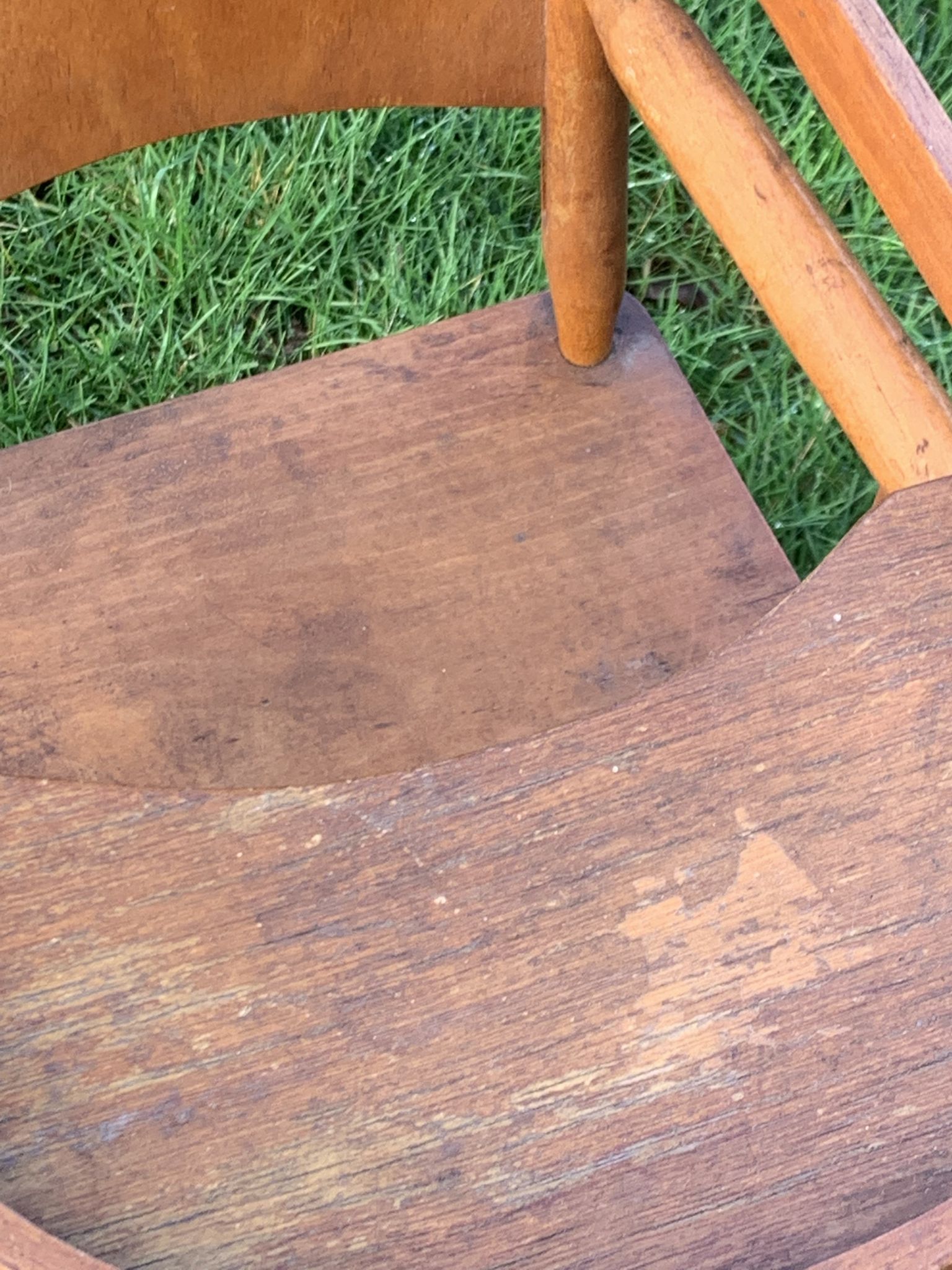 Chaise haute pour poupées en bois vintage