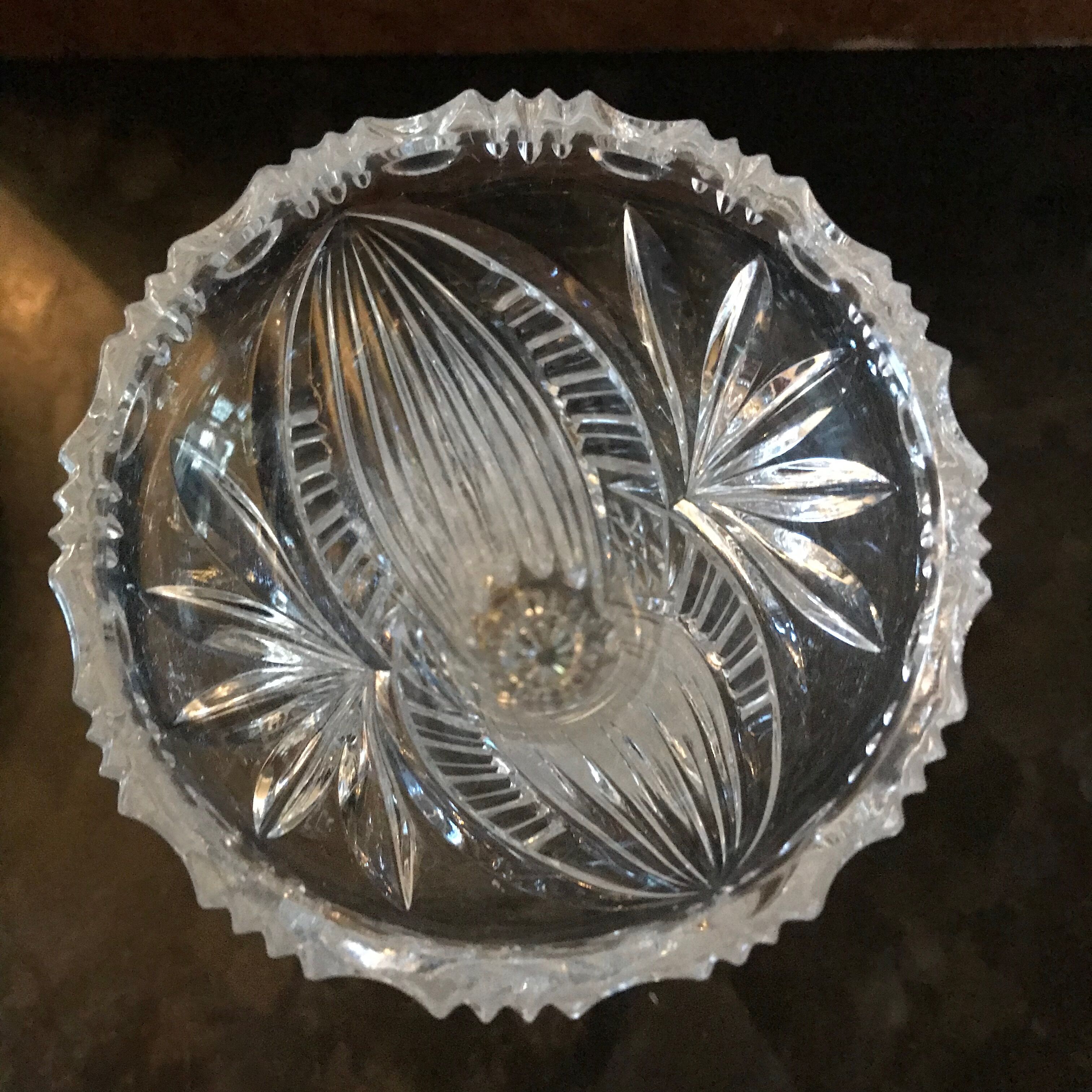 Pop-up Christmas 2022 Chiseled crystal vase mid-XX.