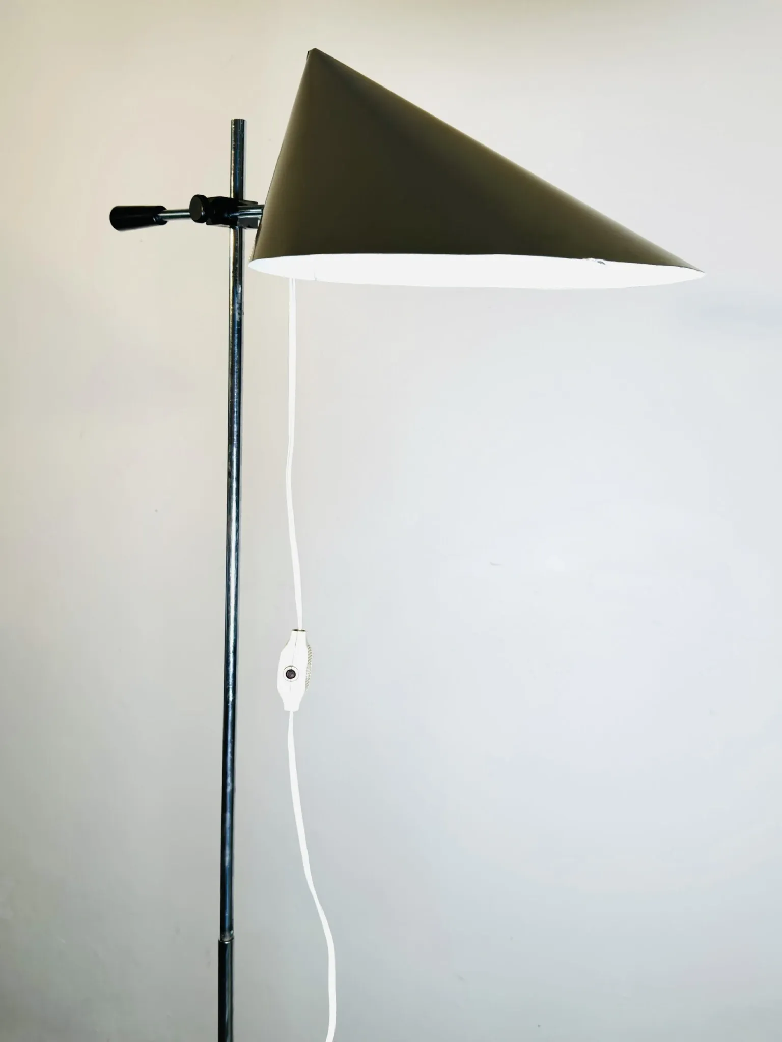 D-2003 Floor Lamp By Jan Jaspers For Raak Amsterdam, The Netherlands, 1950S