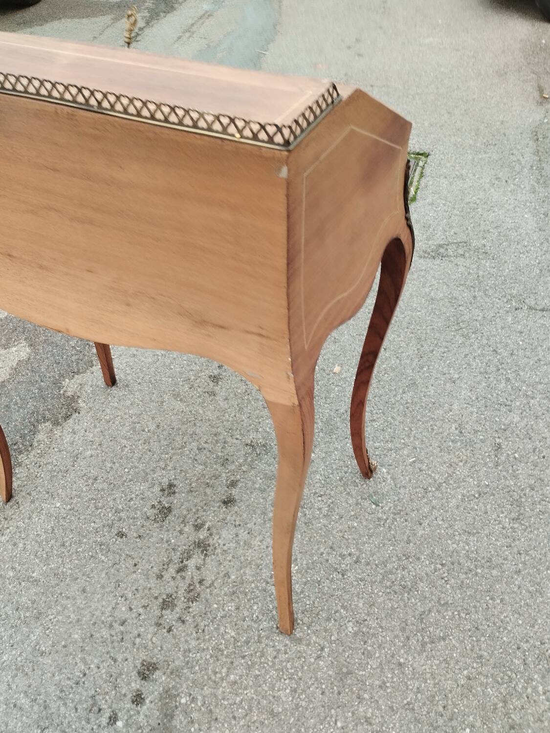 Bureau ancien en marqueterie style Louis XV