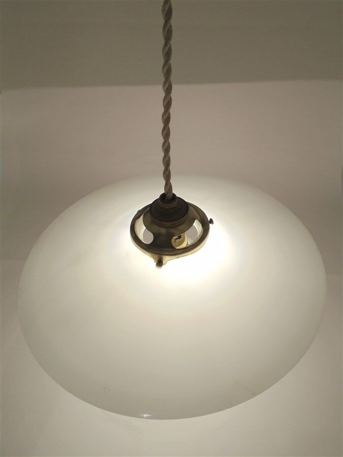 Suspension en opaline