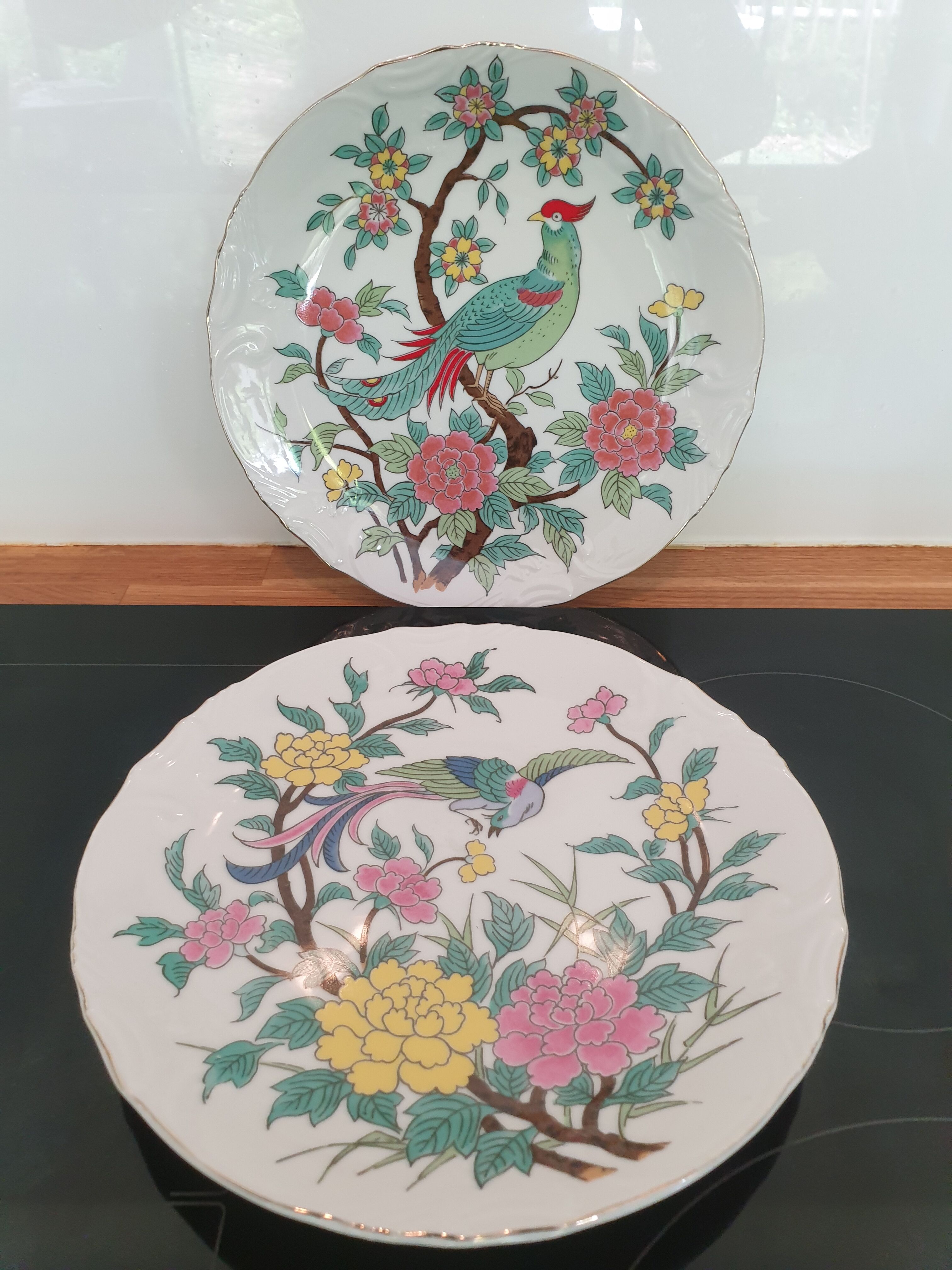 2 Japanese plates with Parrots