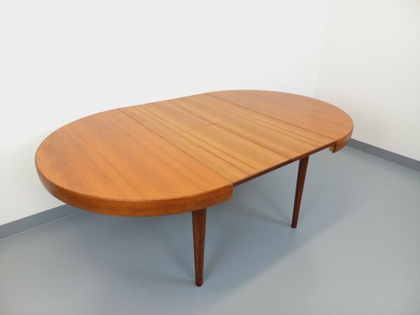 Grande table ronde scandinave vintage des années 50 60 en teck avec rallonges