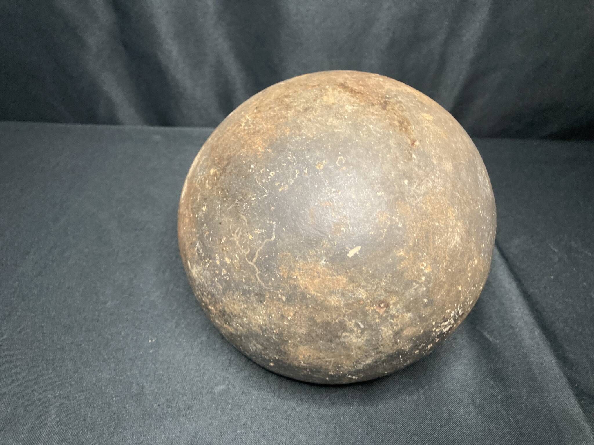 Ethnic art terracotta pot Coclé Panama early 20th century