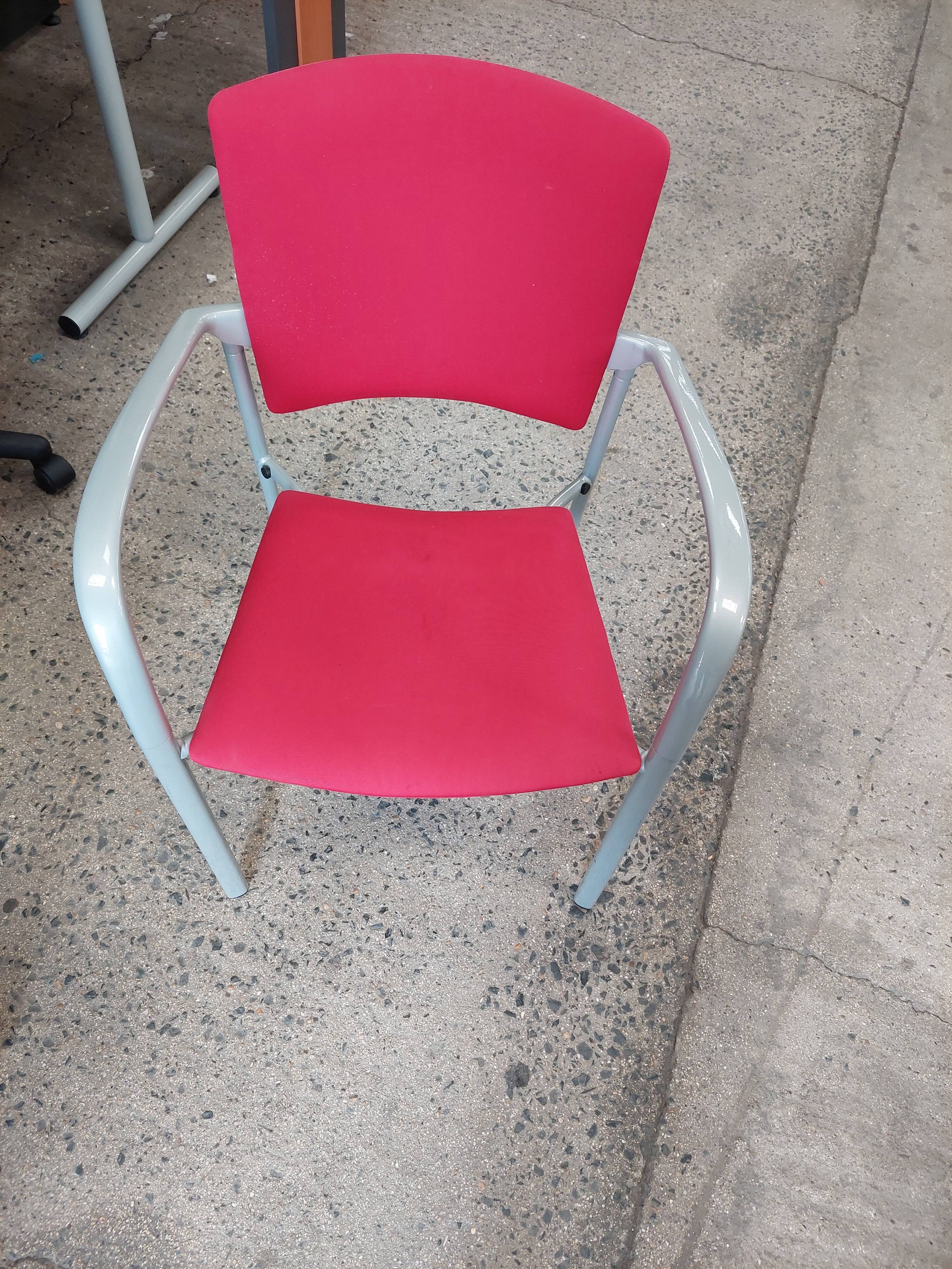 Eina chair