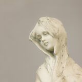 Figura femenina de porcelana. Contemporary escultura by author.