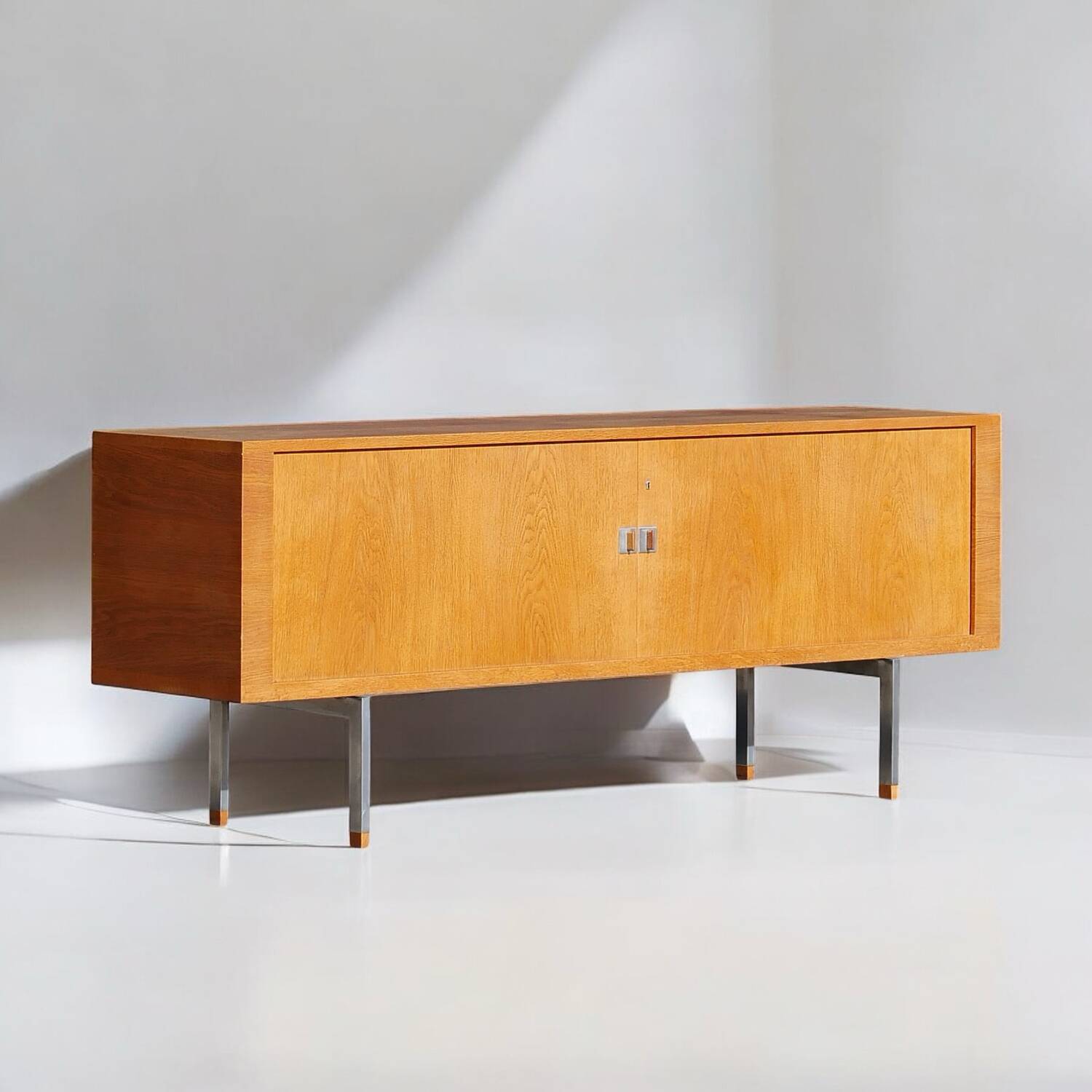 RY25 oak sideboard by Hans J. Wegner, produced by RY Mobler, 1960