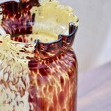 Vase en verre moucheté