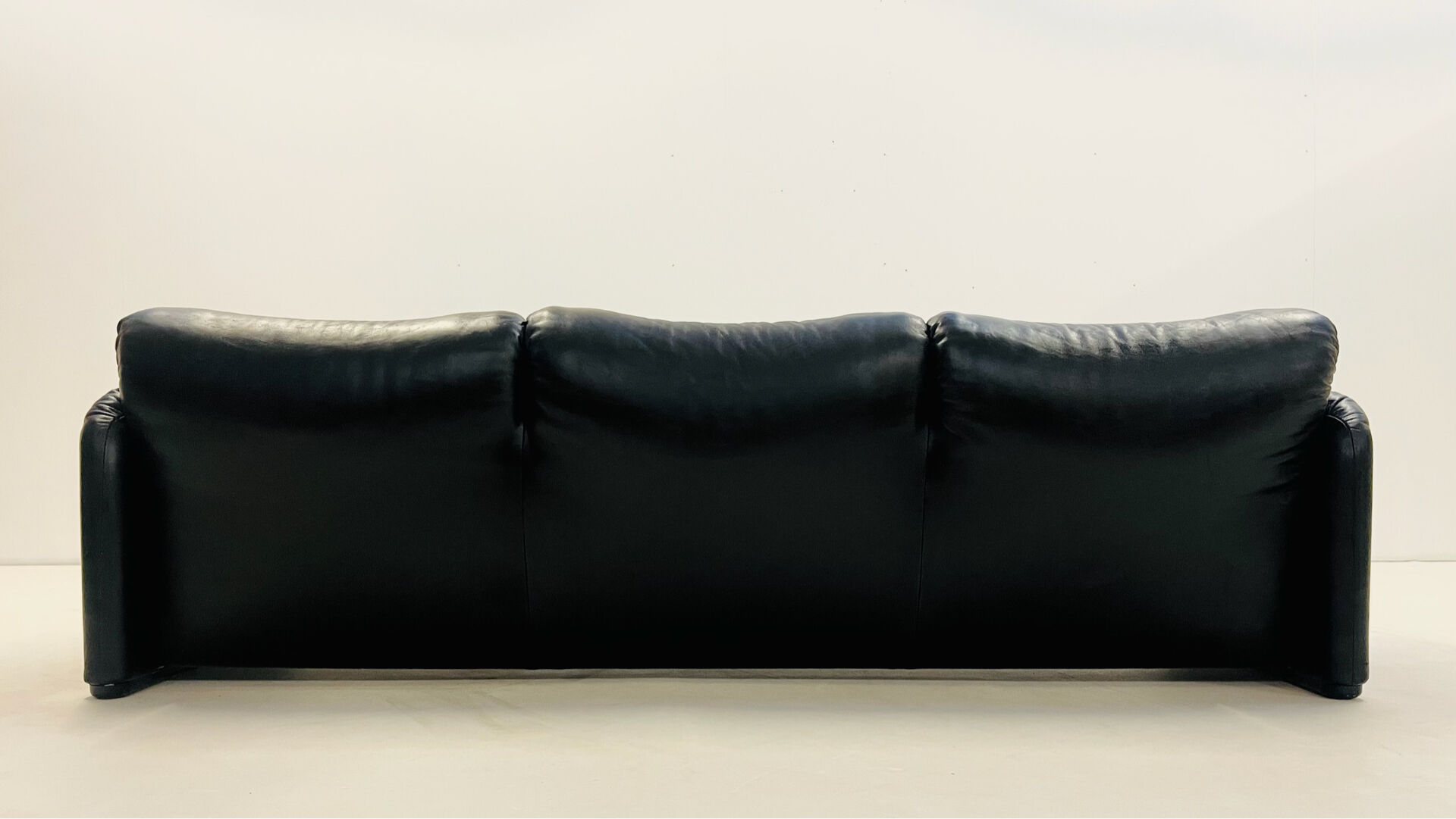 'Maralunga' 3-seater sofa by Vico Magistretti for Cassina