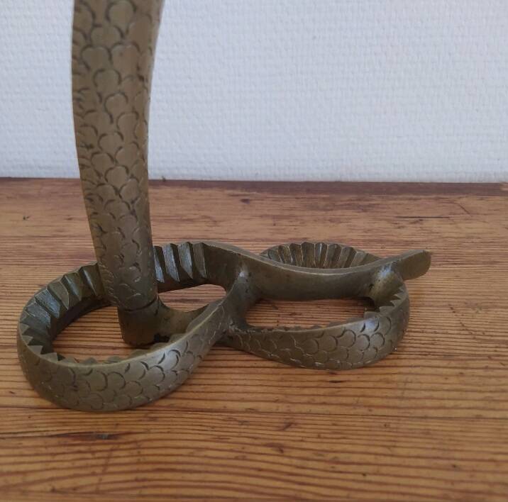 Cobra bronze lamp base