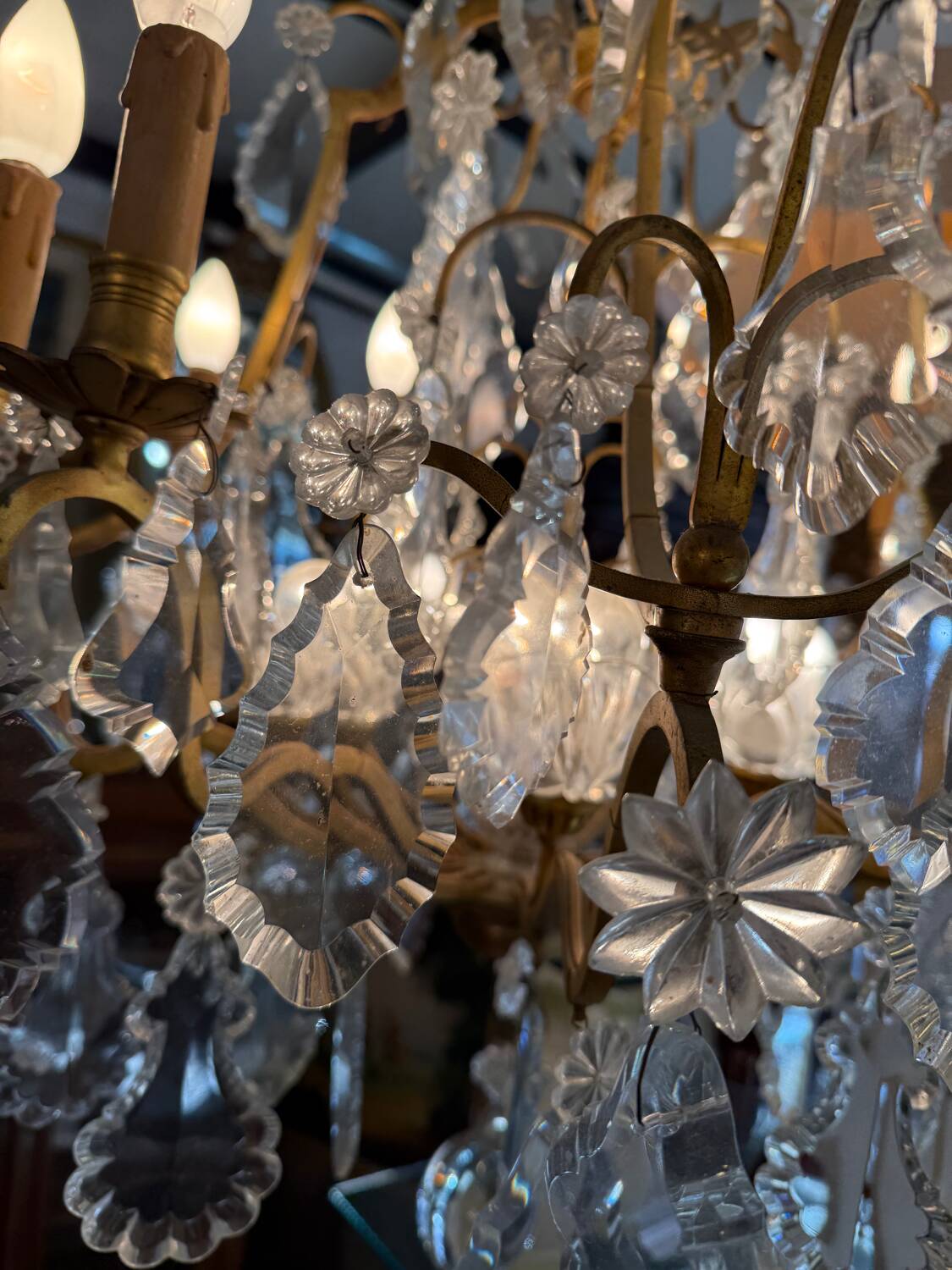 Baccarat 12-light chandelier