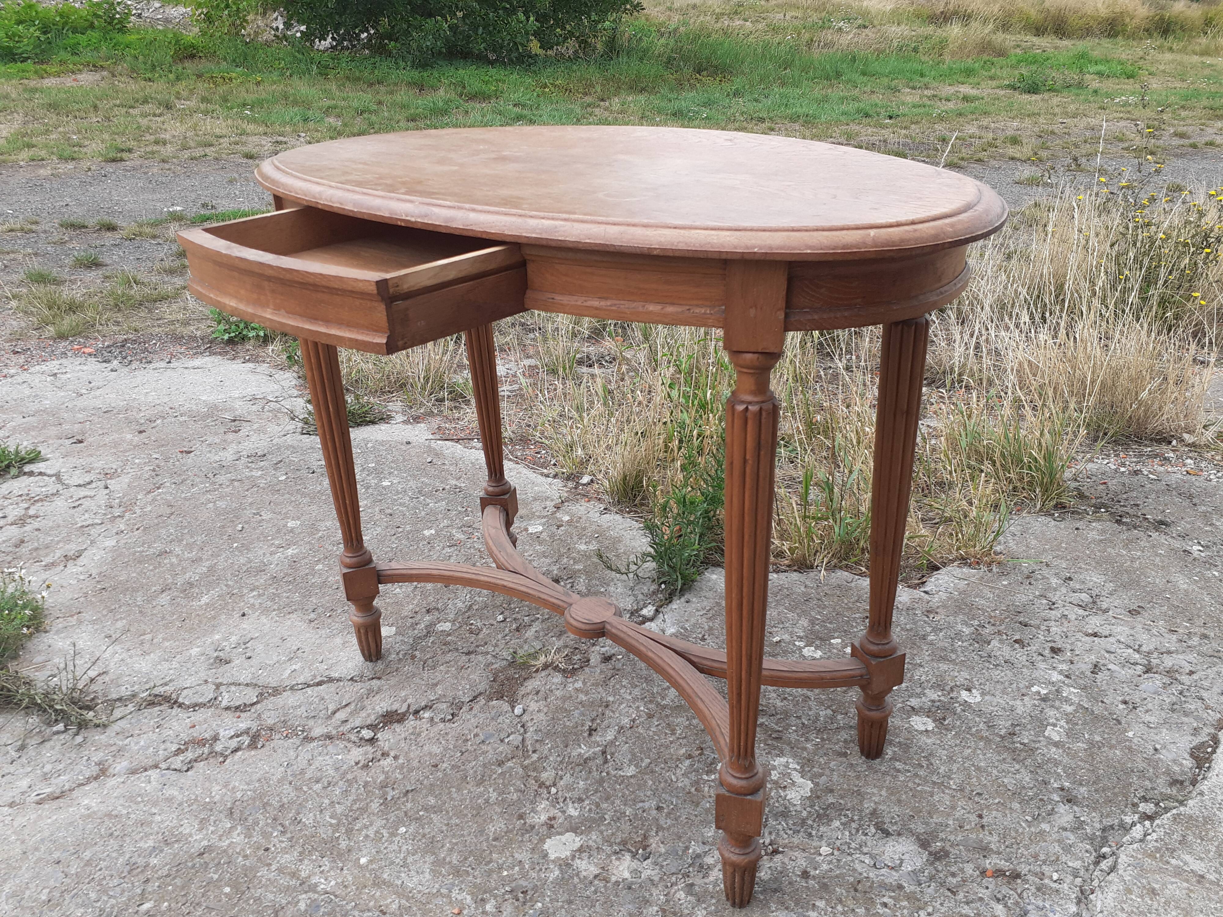 Oval console