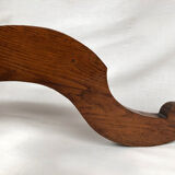 Round pedestal table in fruit wood