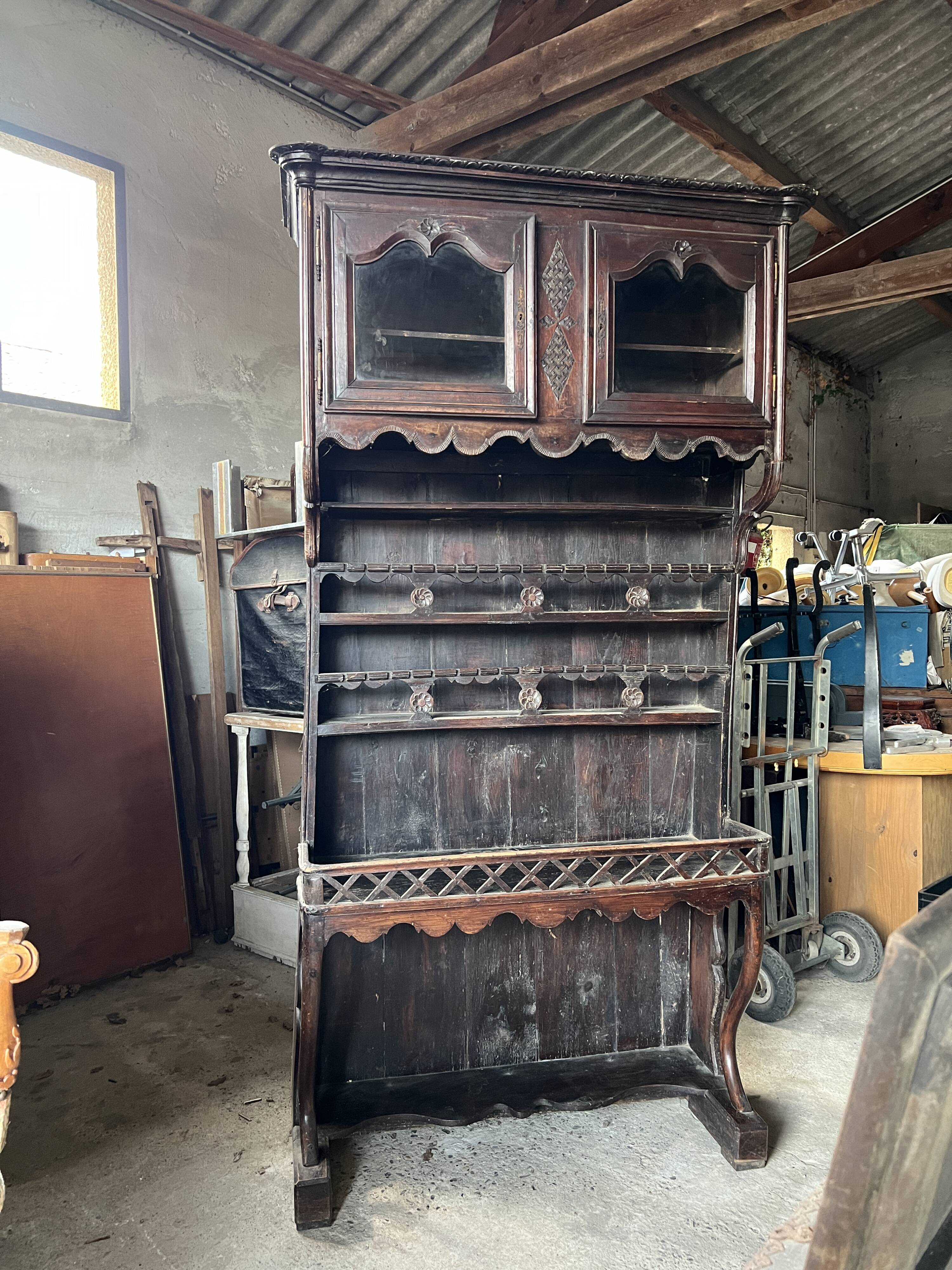 18th-century Béarnese dresser
