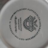 5 cups and saucers