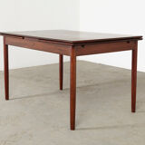 Extensible in the 1960s rosewood dining table.