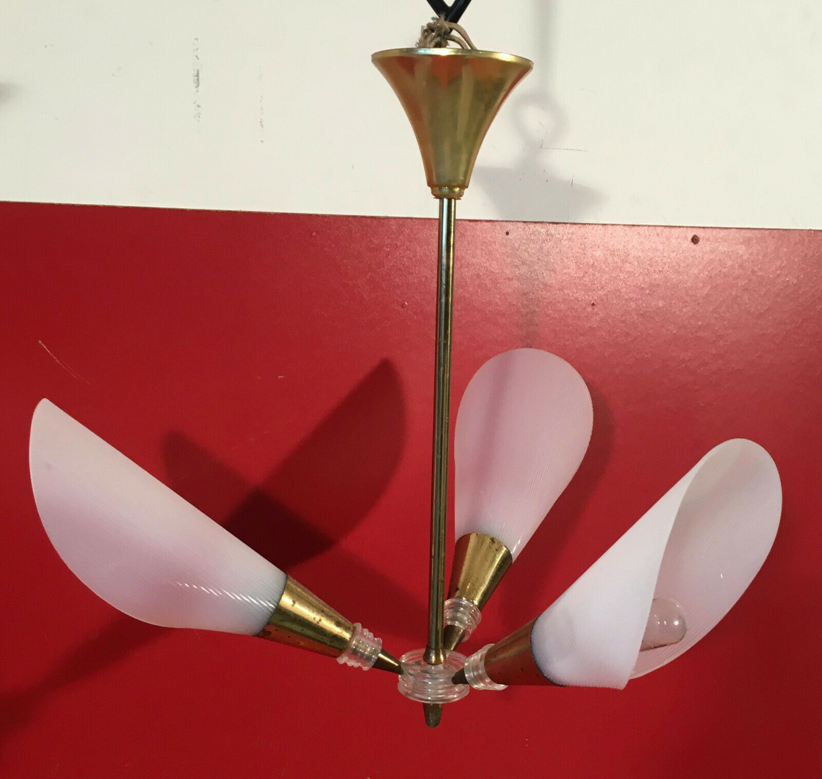 Vintage light 3 fires plastic cones gold metal