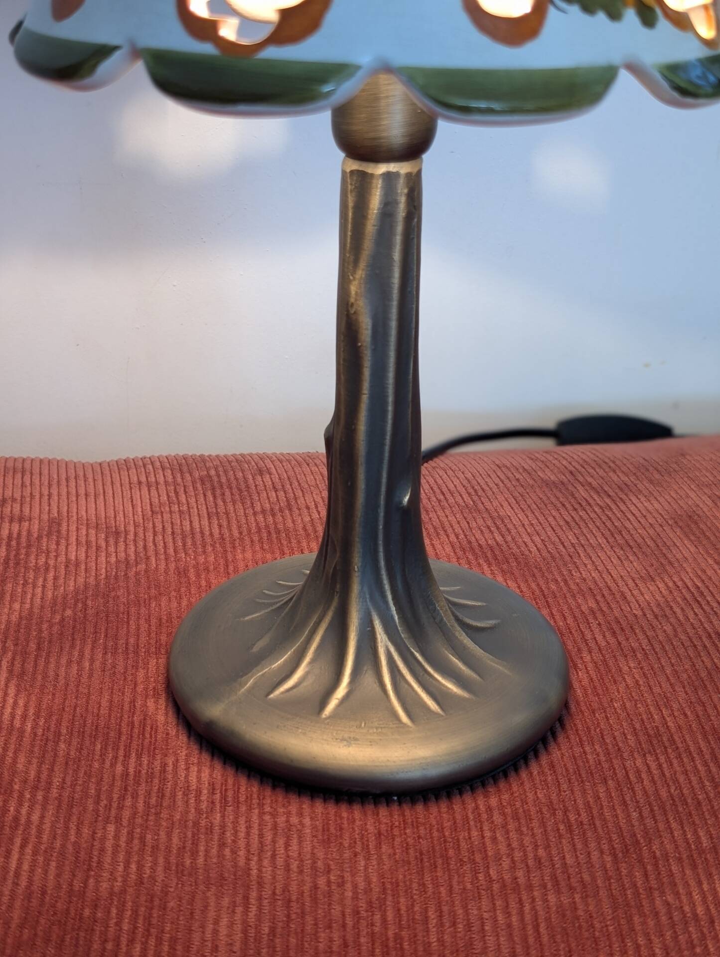 Vintage lamp in brass and ceramic. Flowering tree of life.