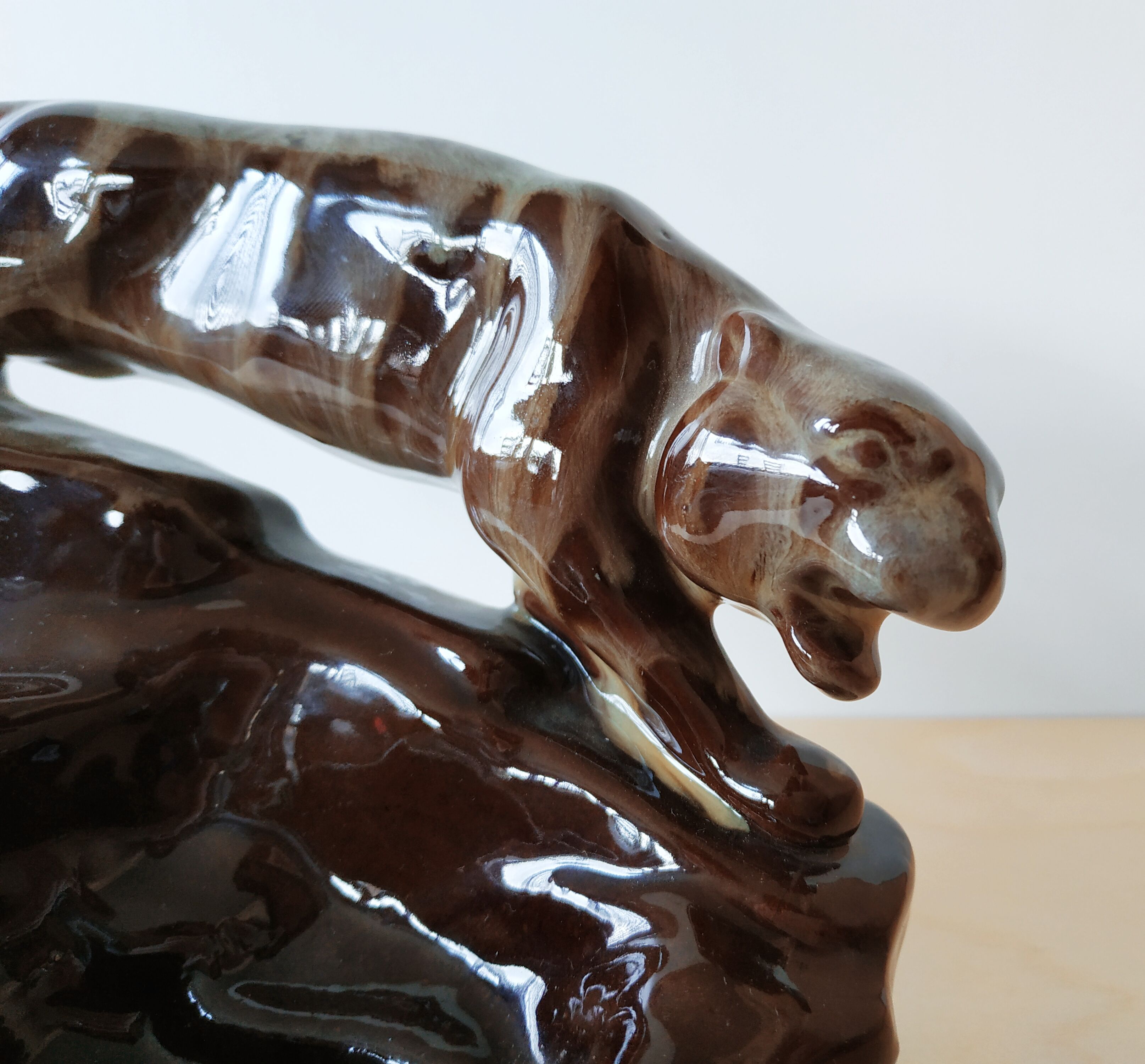 Vintage ceramic tiger ashtray