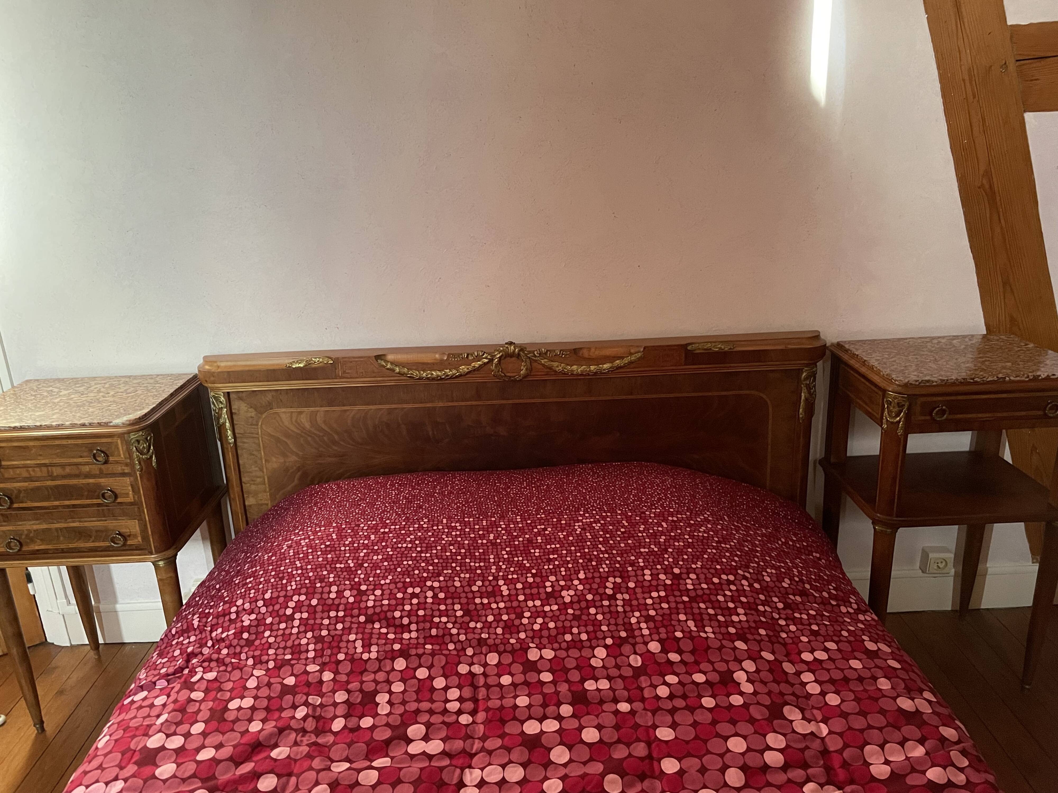 Lot tables de nuit bois et marbre