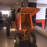 Mobile crane to pedals