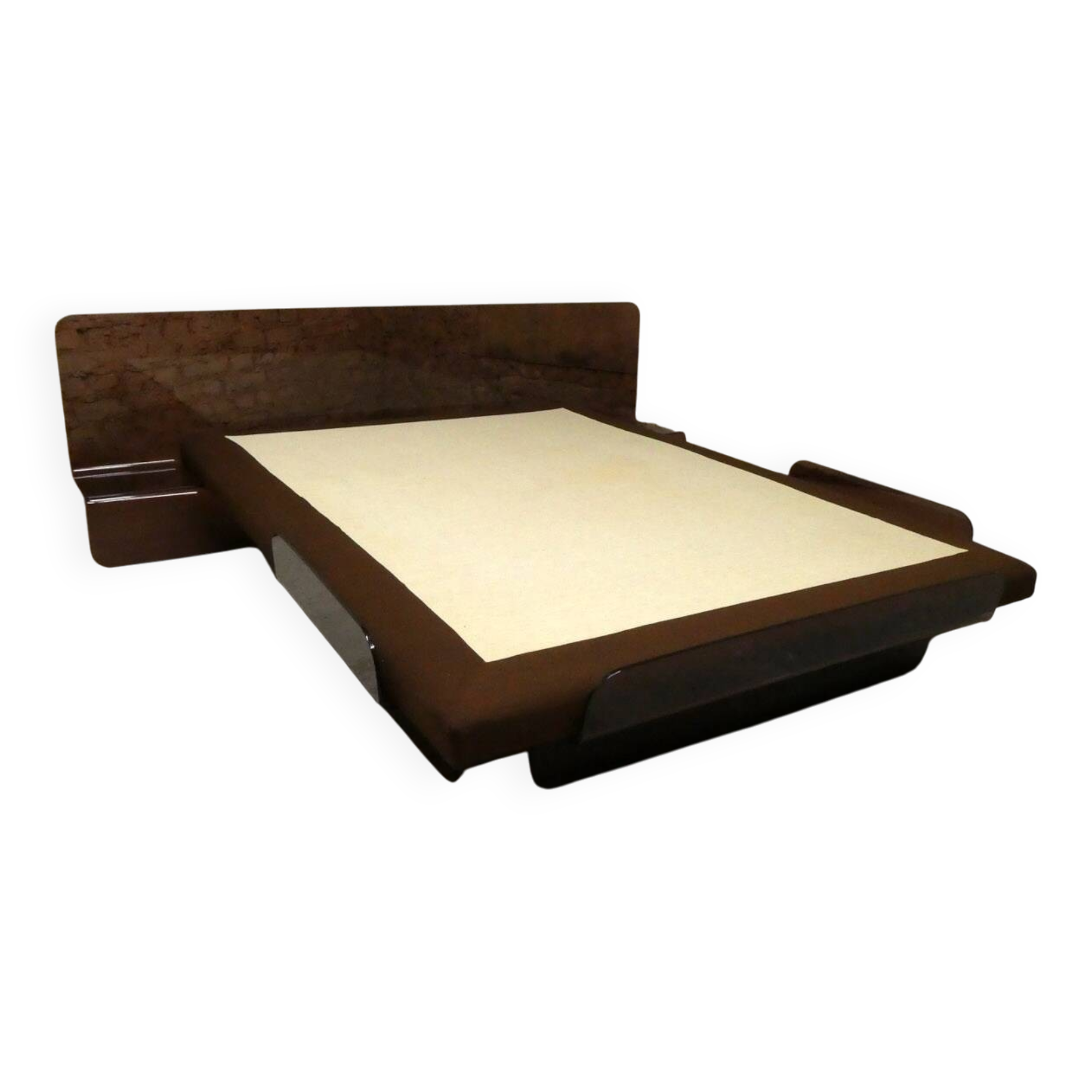 Plexiglass bed by Bernard Govin for Dunlopillo, 1970