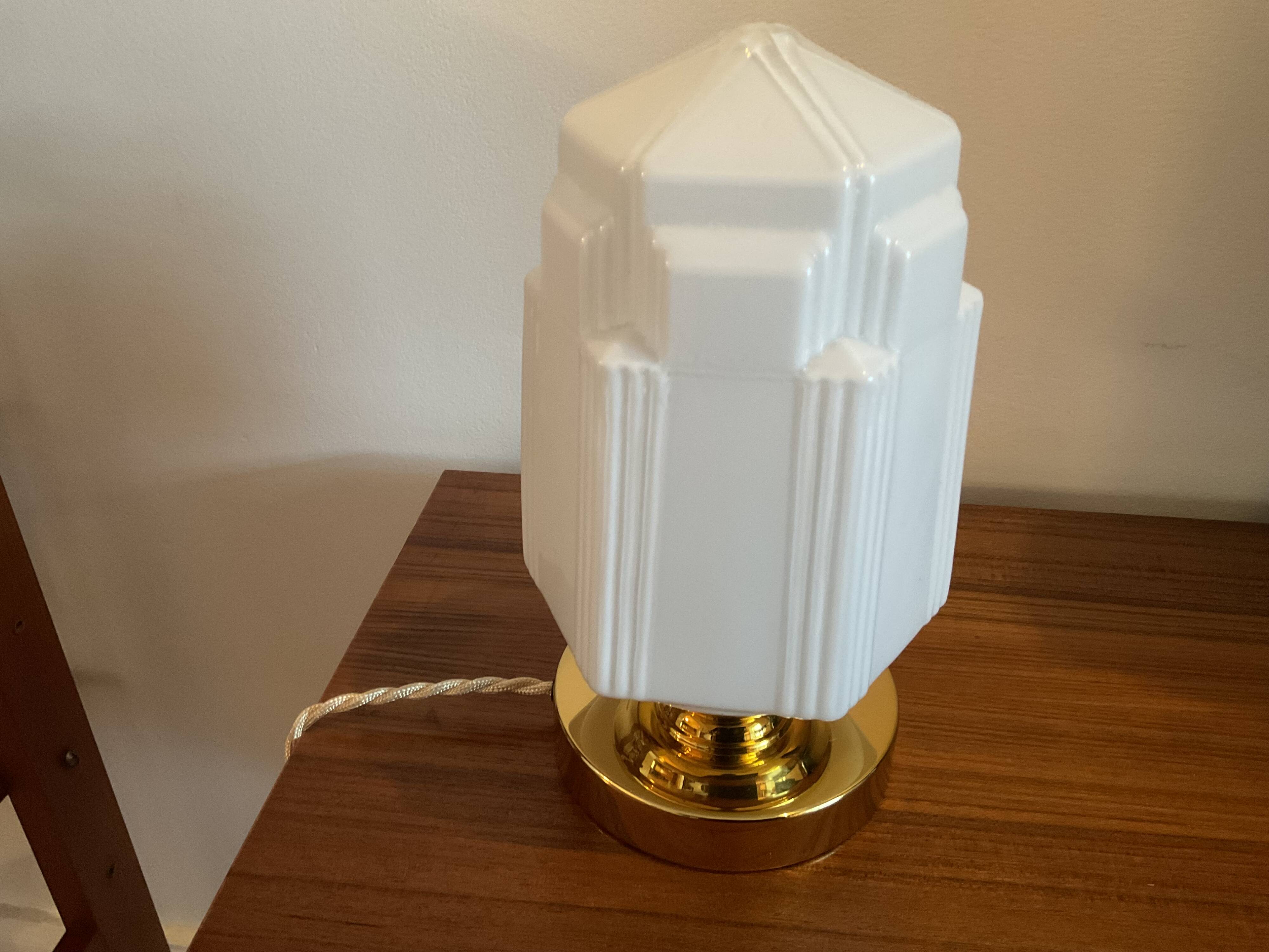Art Deco skyscraper lamp