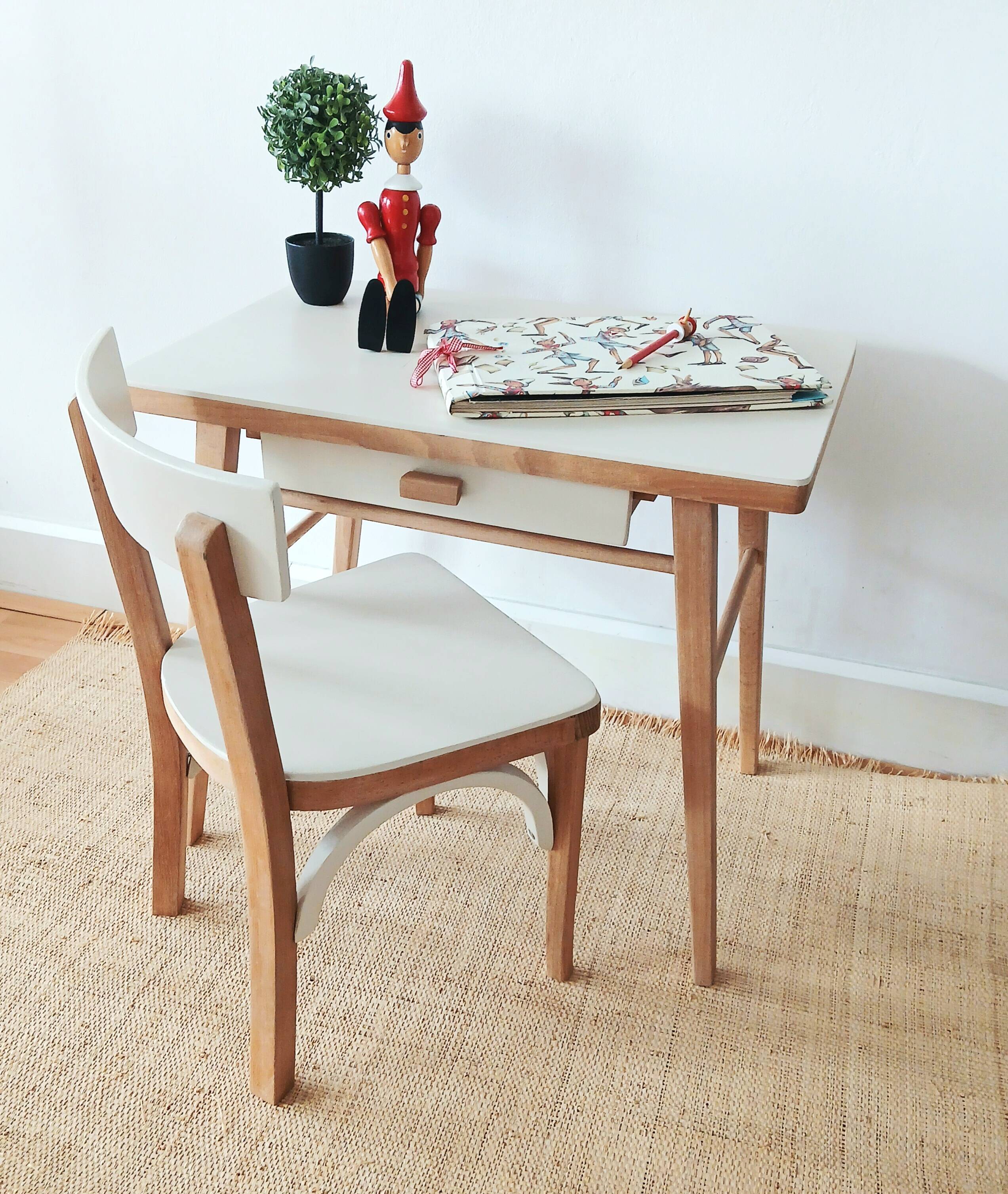 Baumann children's desk and chair