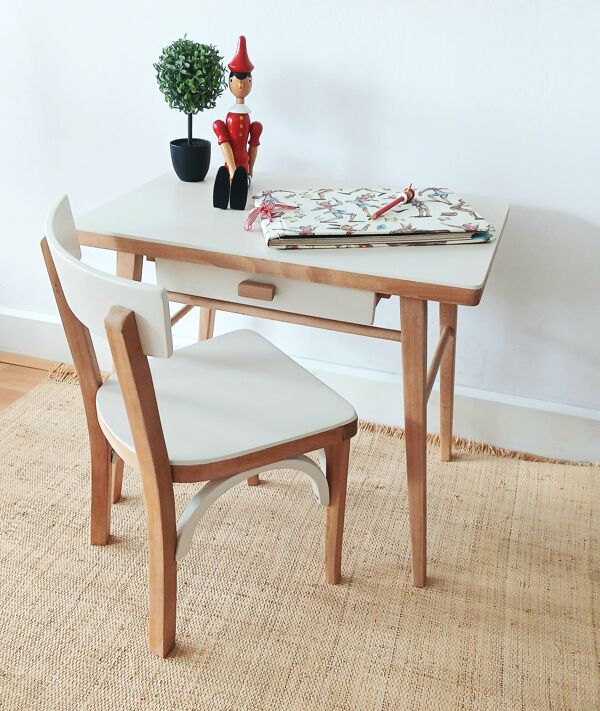 Bureau et chaise enfant baumann