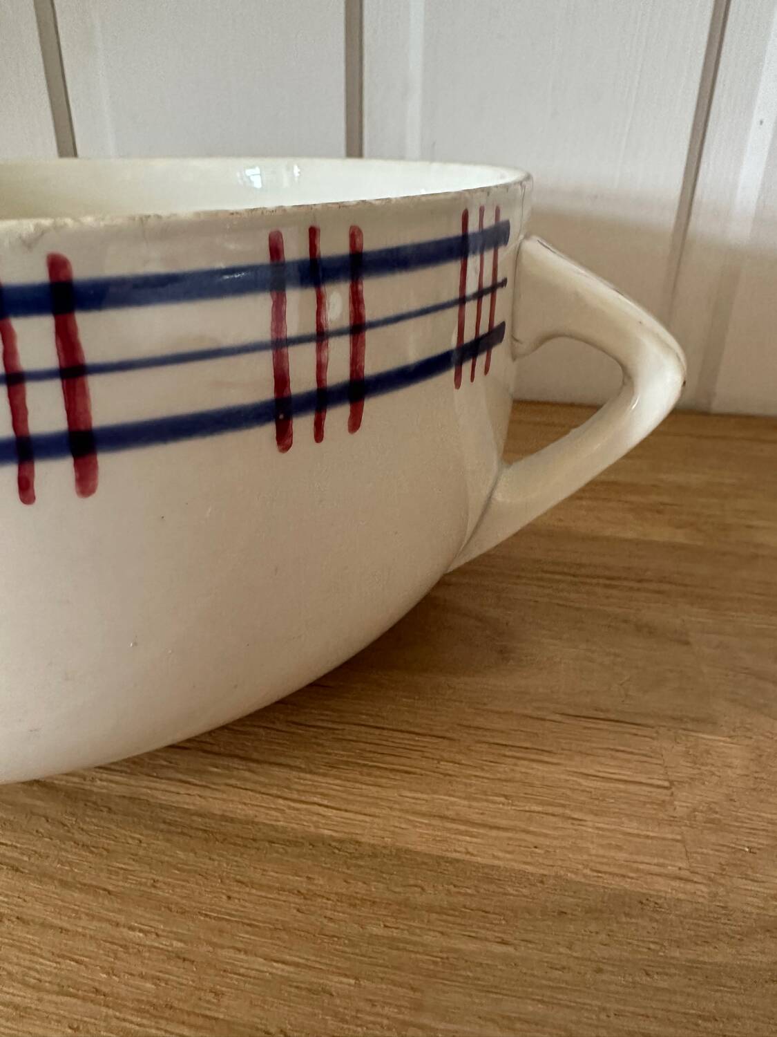 Sarreguemines salad bowl, Poitou model