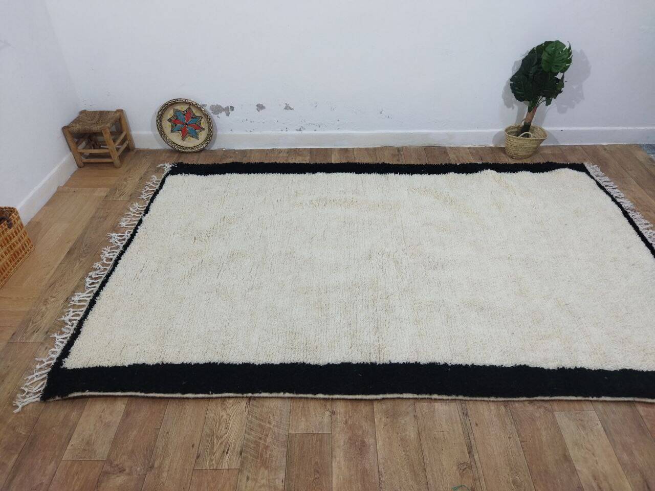 Azilal Vintage Rug 300x200 cm - Minimalist Design Cream and Black