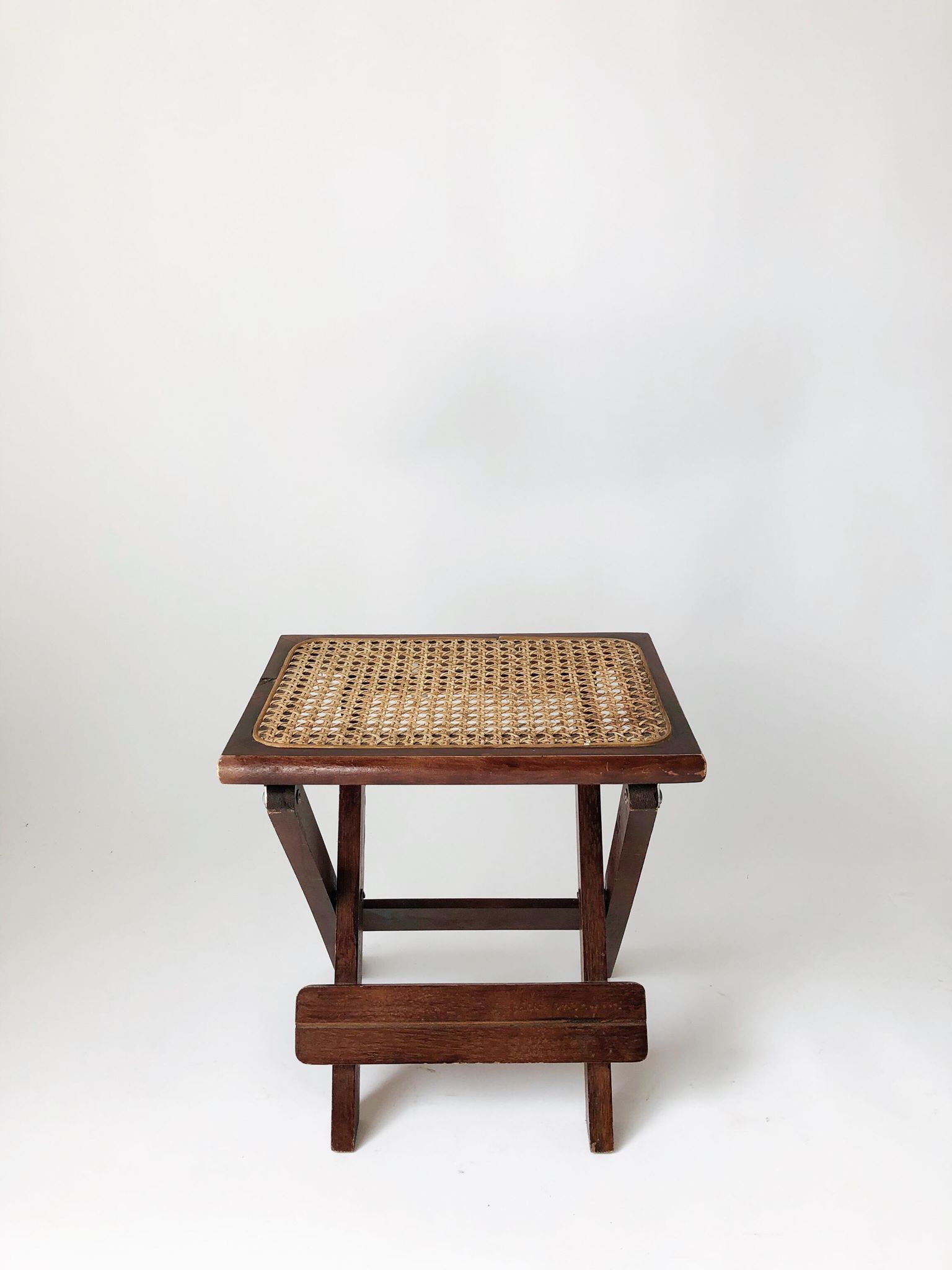 Foldable canage canage stool