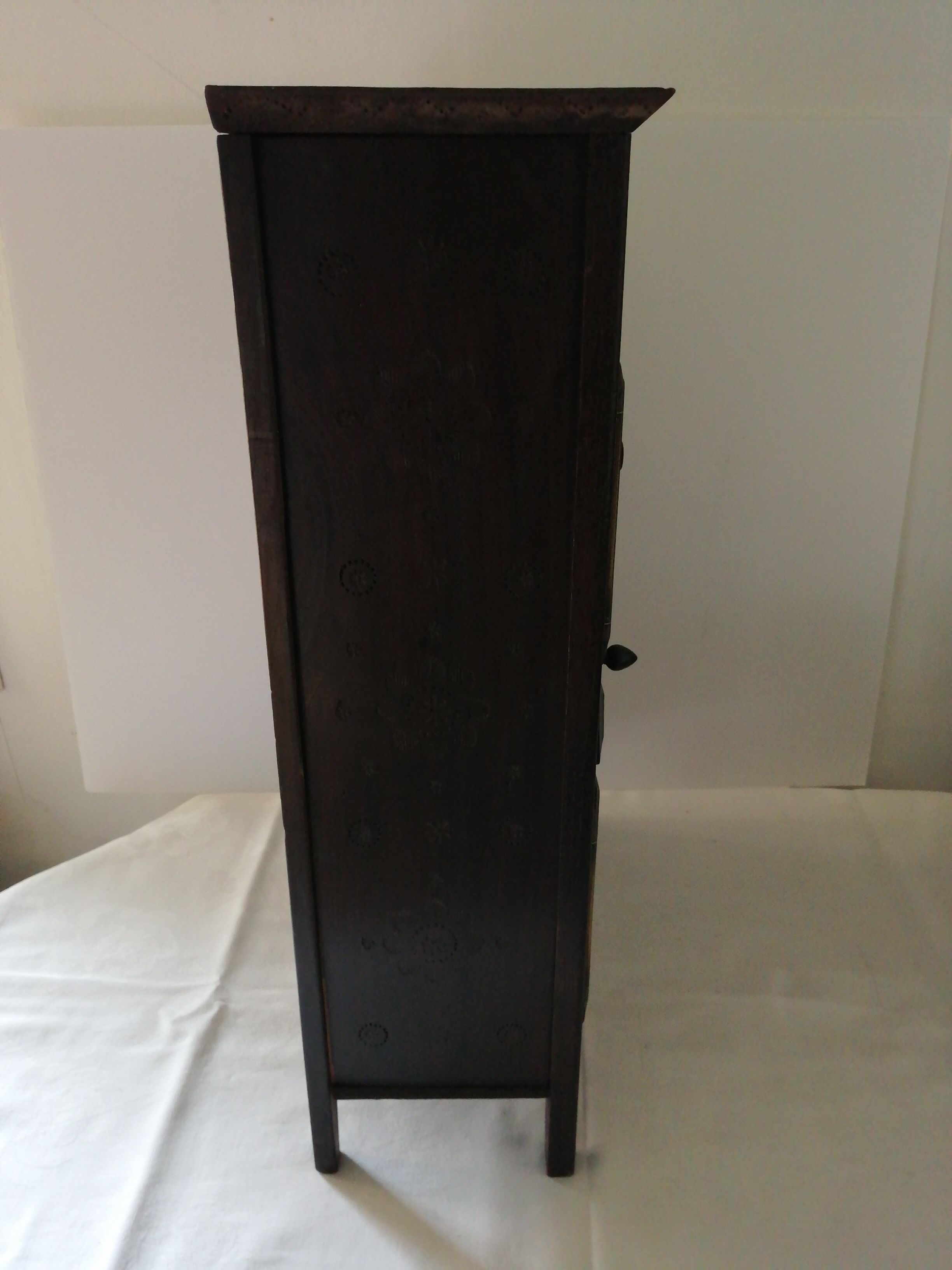 Breton master furniture