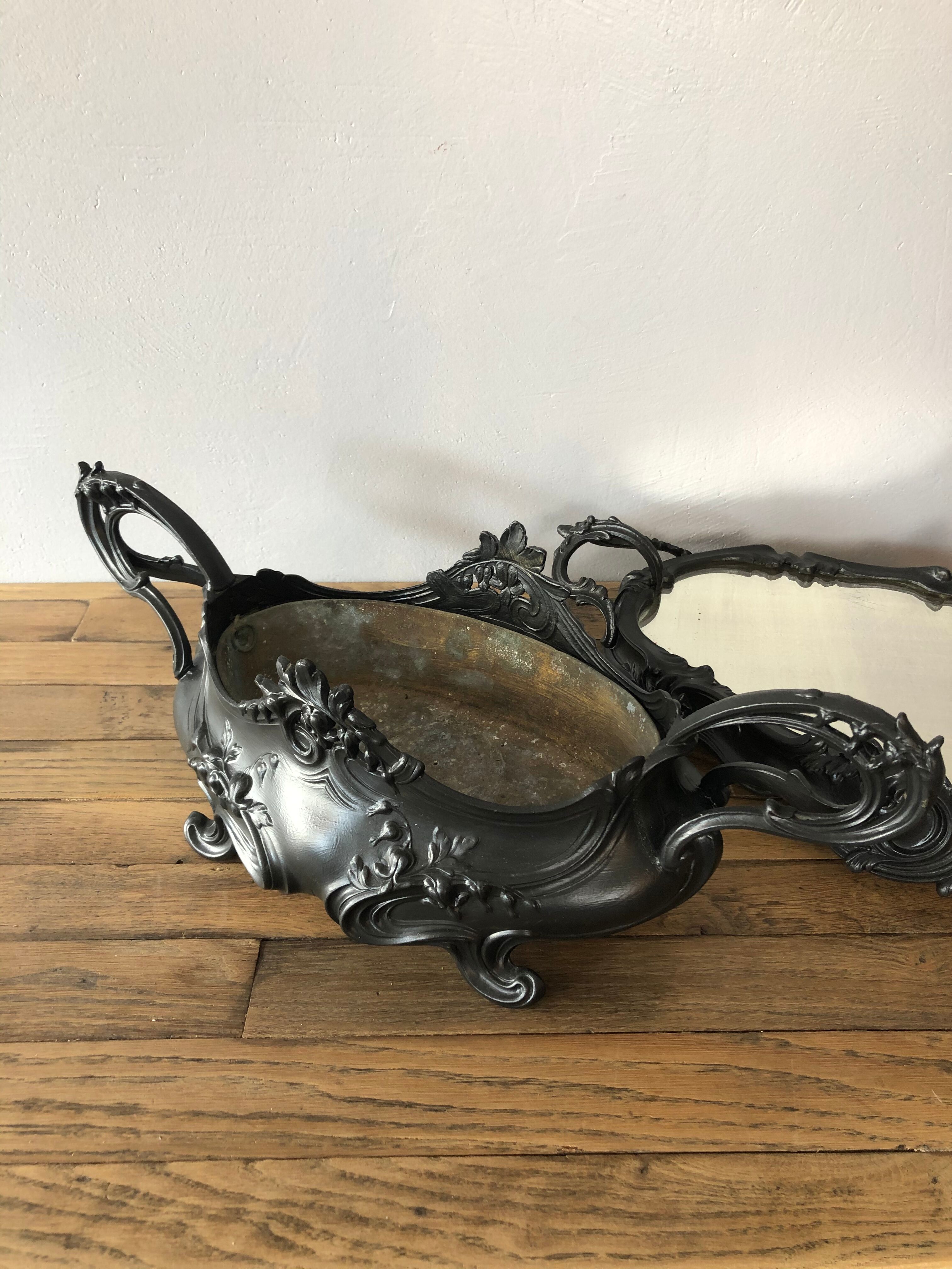 Louis XV-style centerpiece