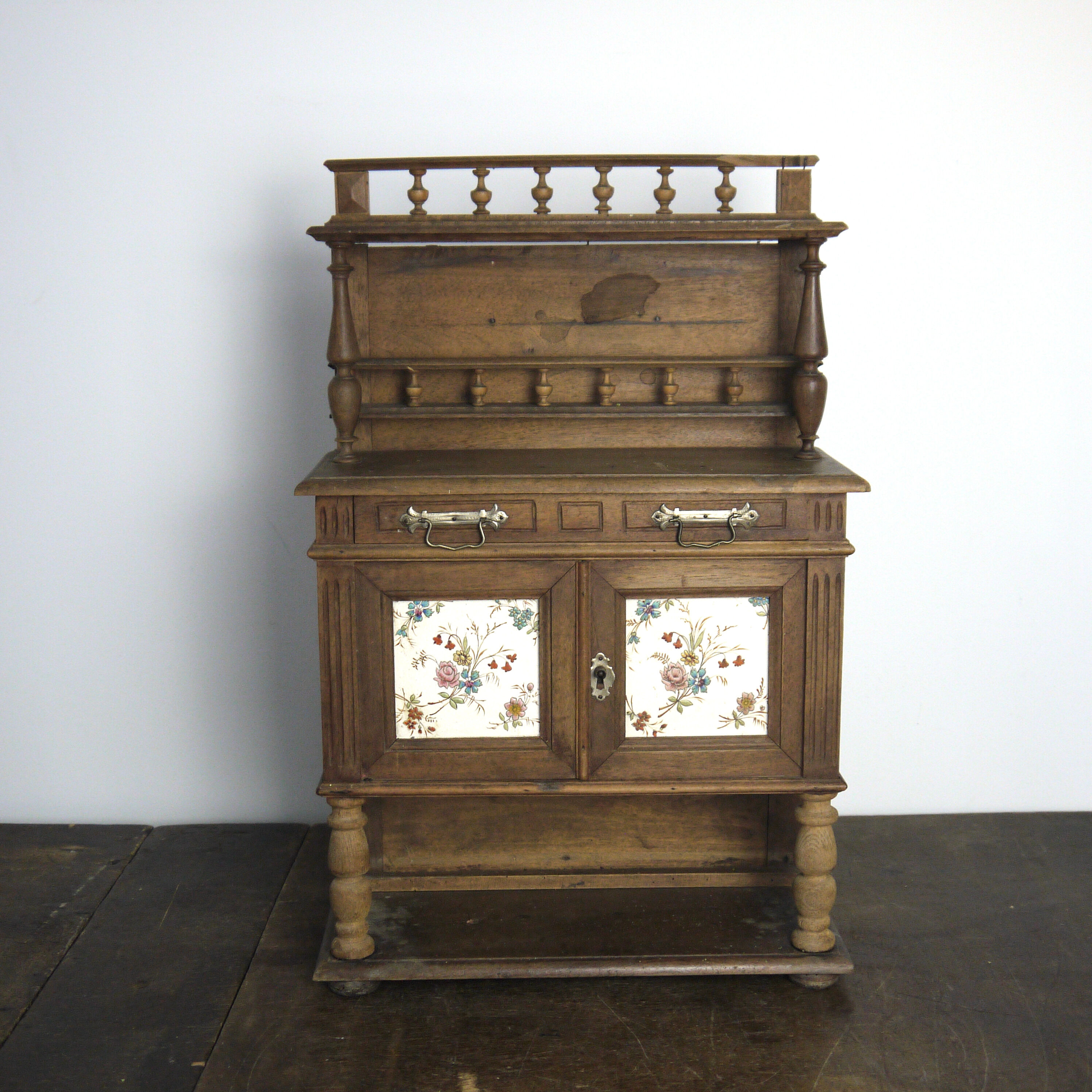 Vaisselier miniature en bois