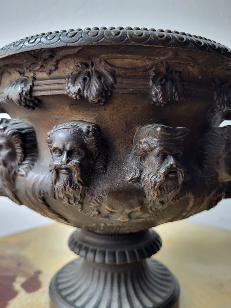 Vase warwick bronze antique