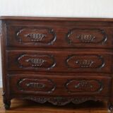 Oak chest of drawers