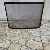 Curved chimney fire screen