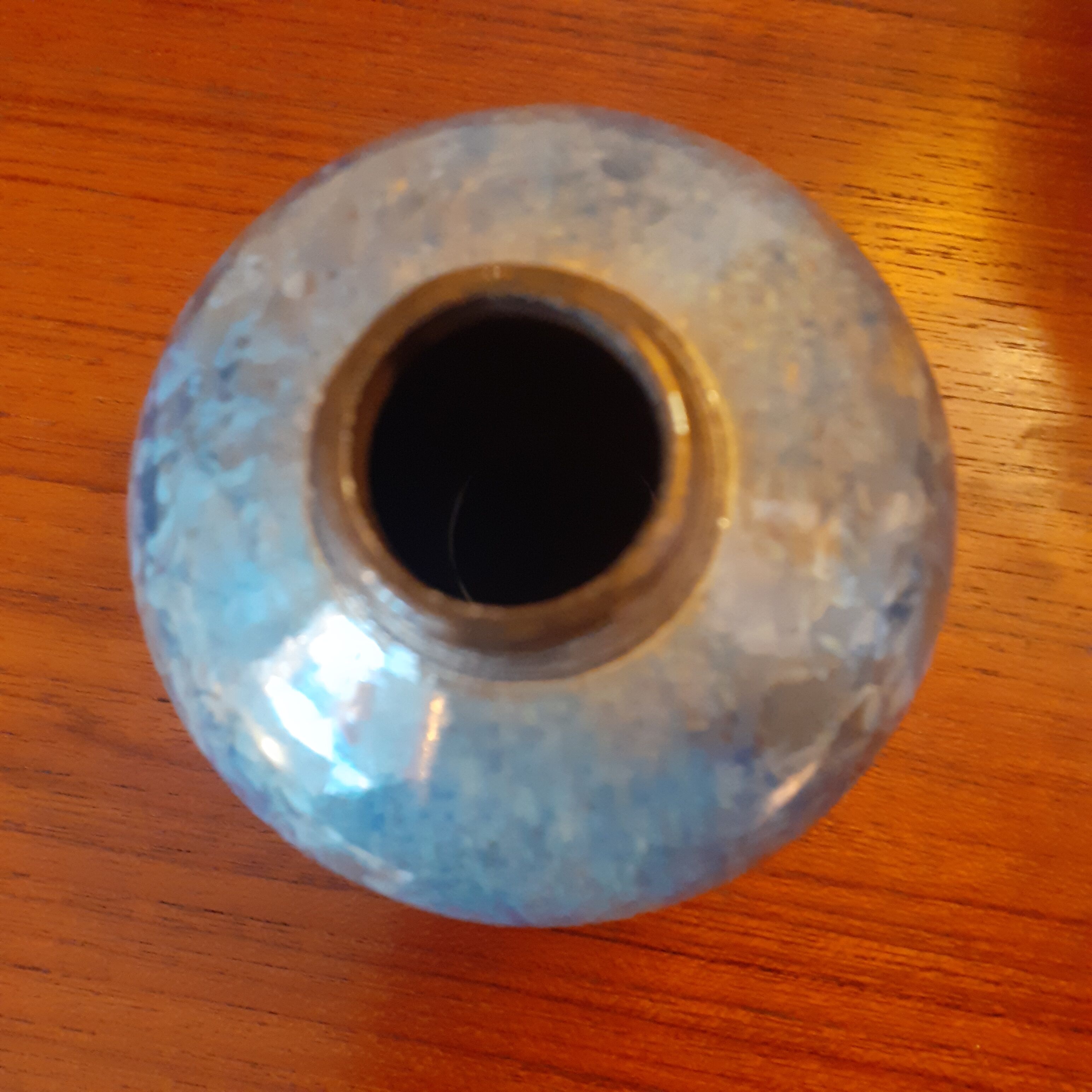 Blue ceramic vase with crystallization effect