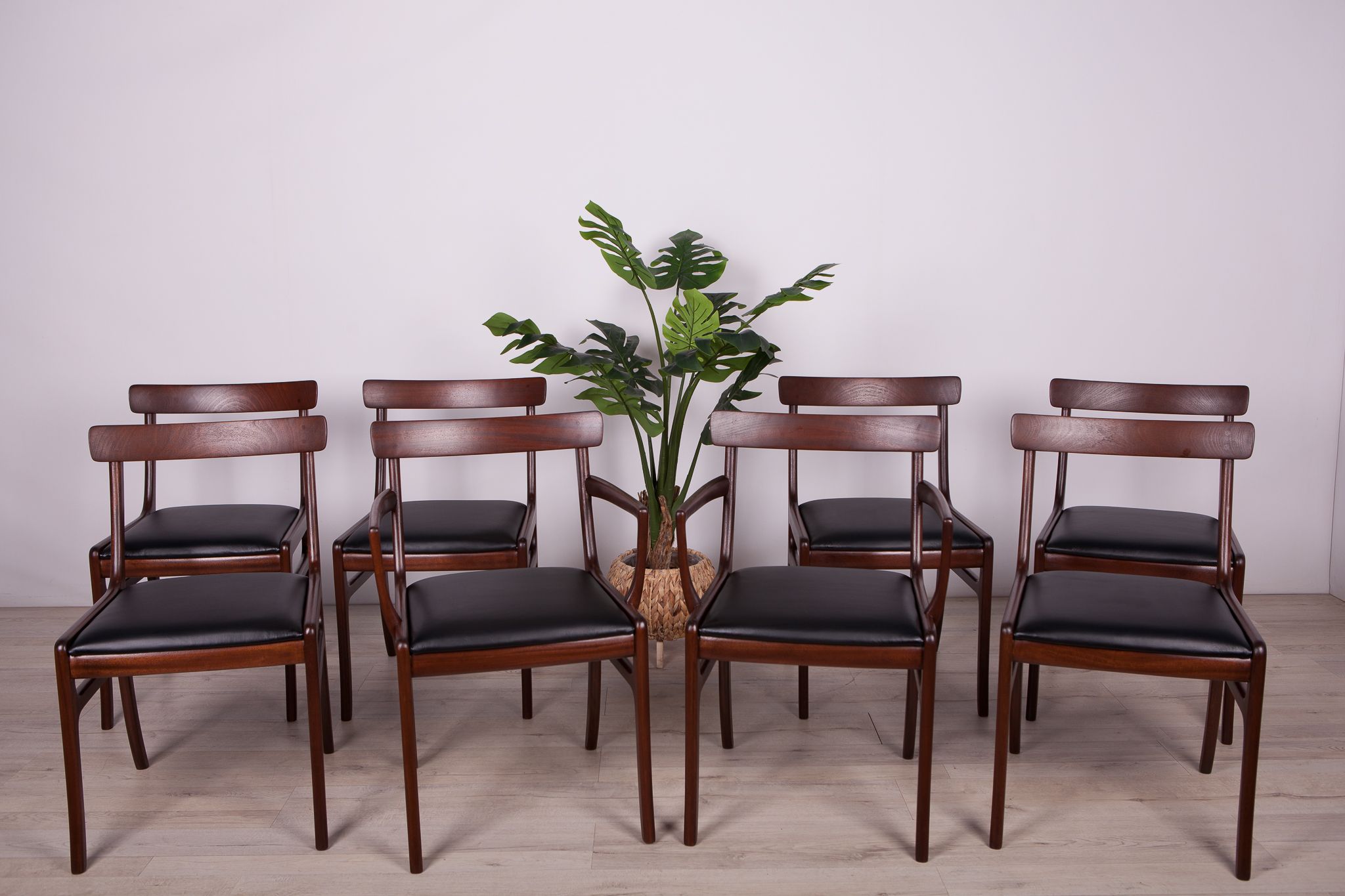 Set of 8 danish dining chairs by Ole Wanscher for Poul Jeppesens Møbelfabrik, 1960s