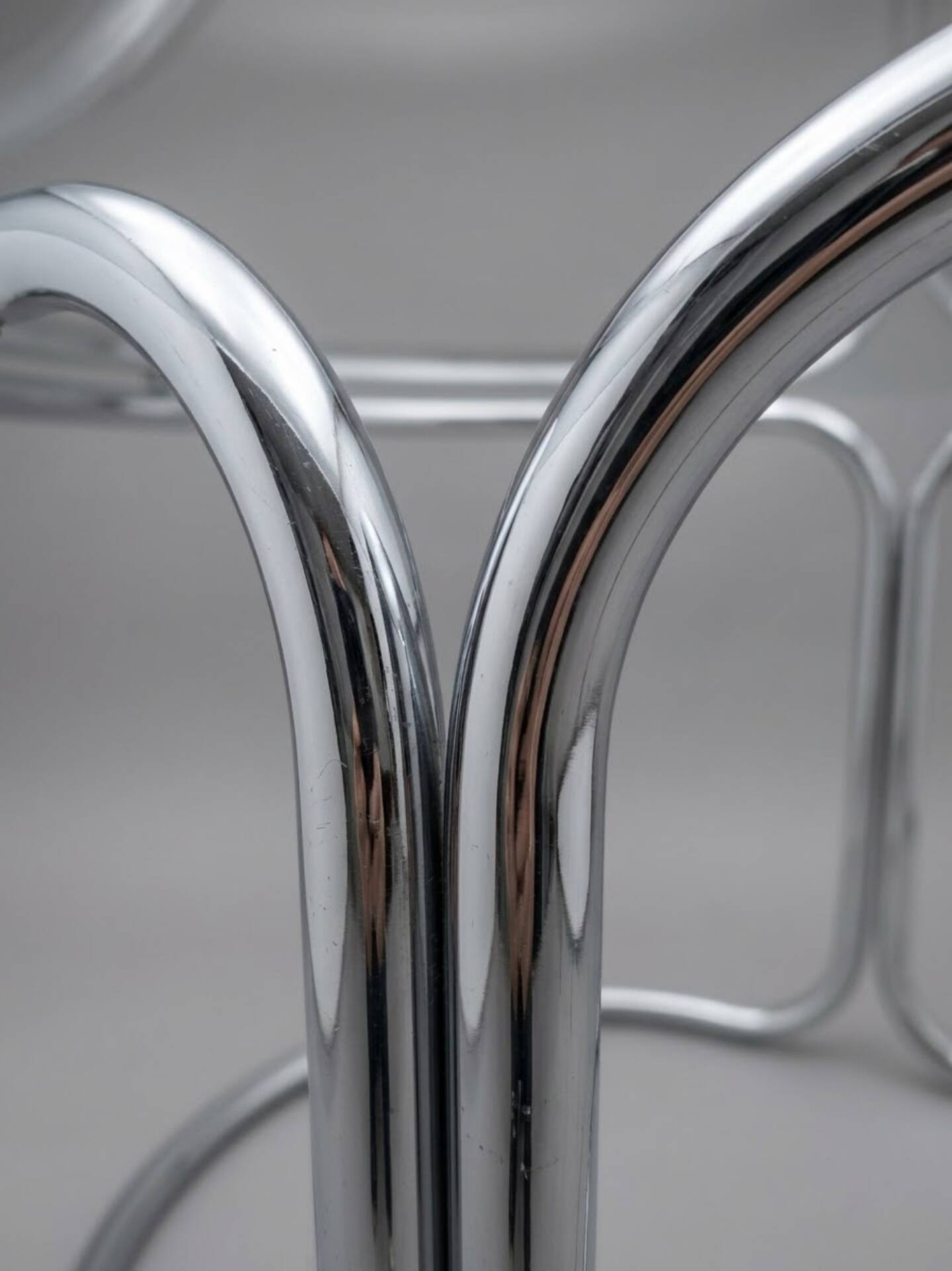 Table à manger en métal chromé et verre fumé | Selency
