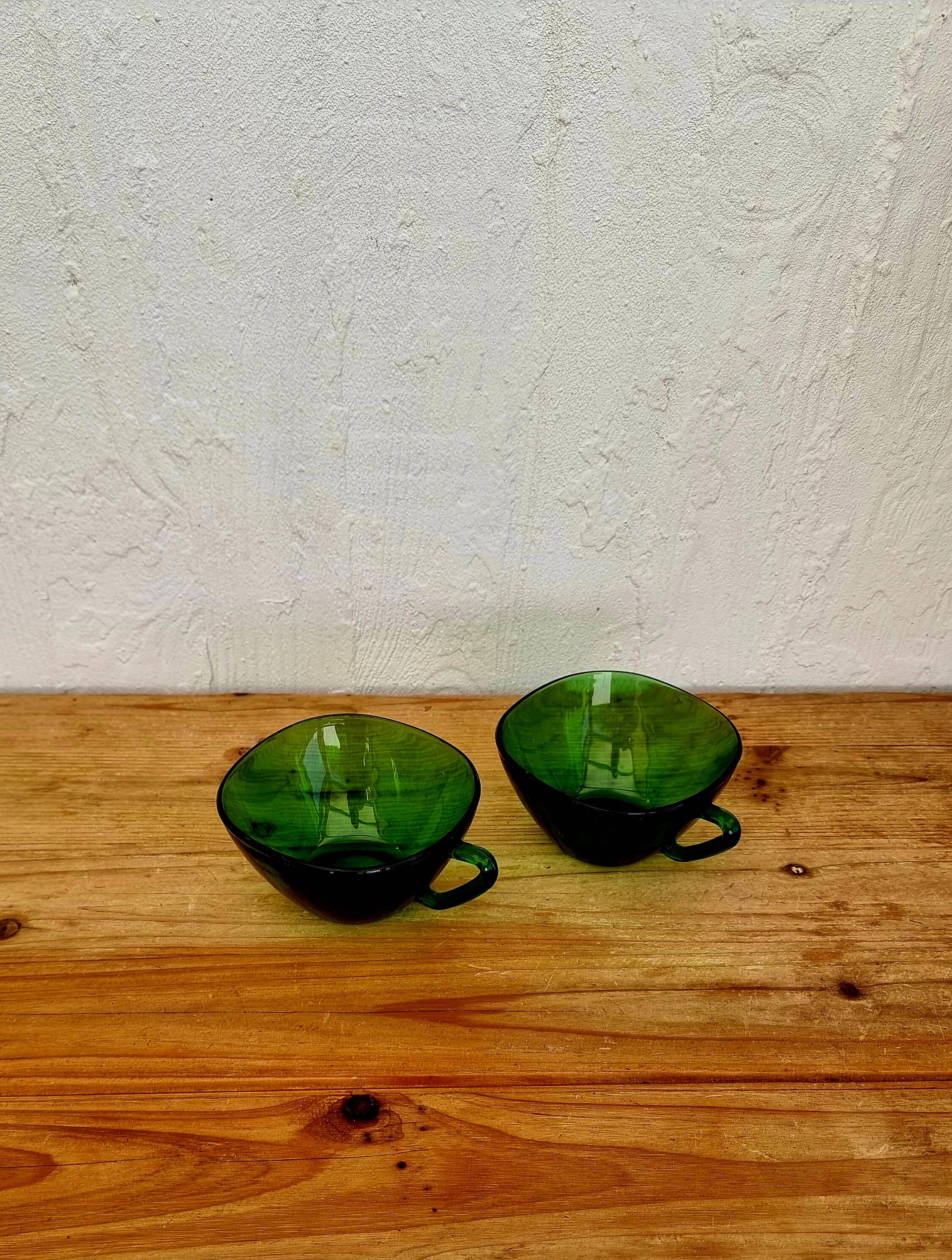Set of 2 large vintage green Vereco mugs
