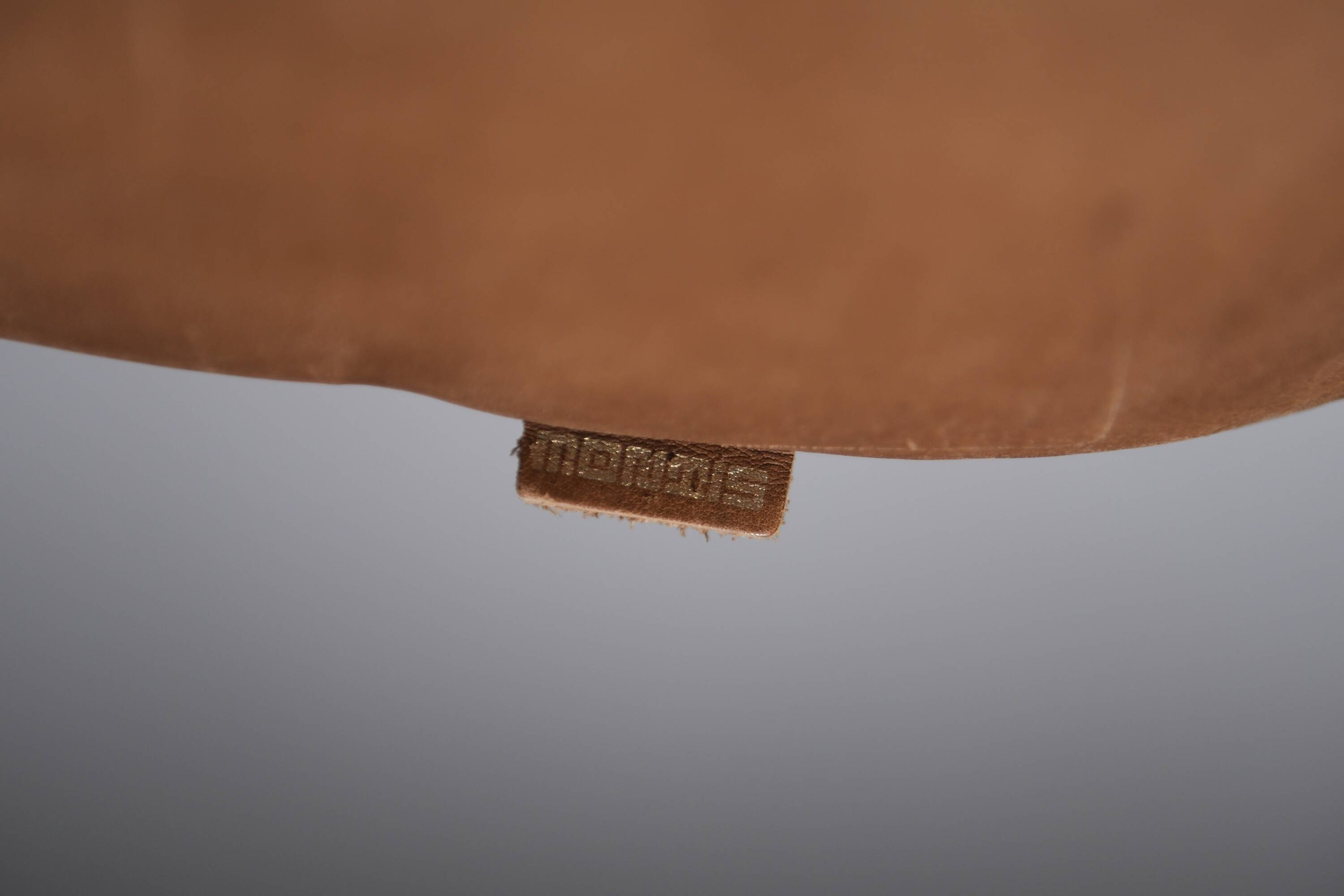 Stunning lounge chair The Rock in brown leather by Gerard Van Den Berg - Montis