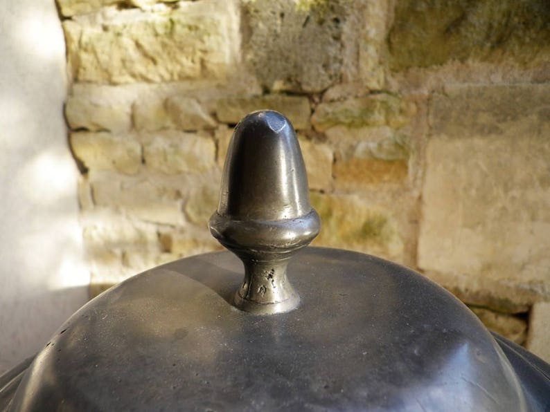 Soup bowl and its tin tray