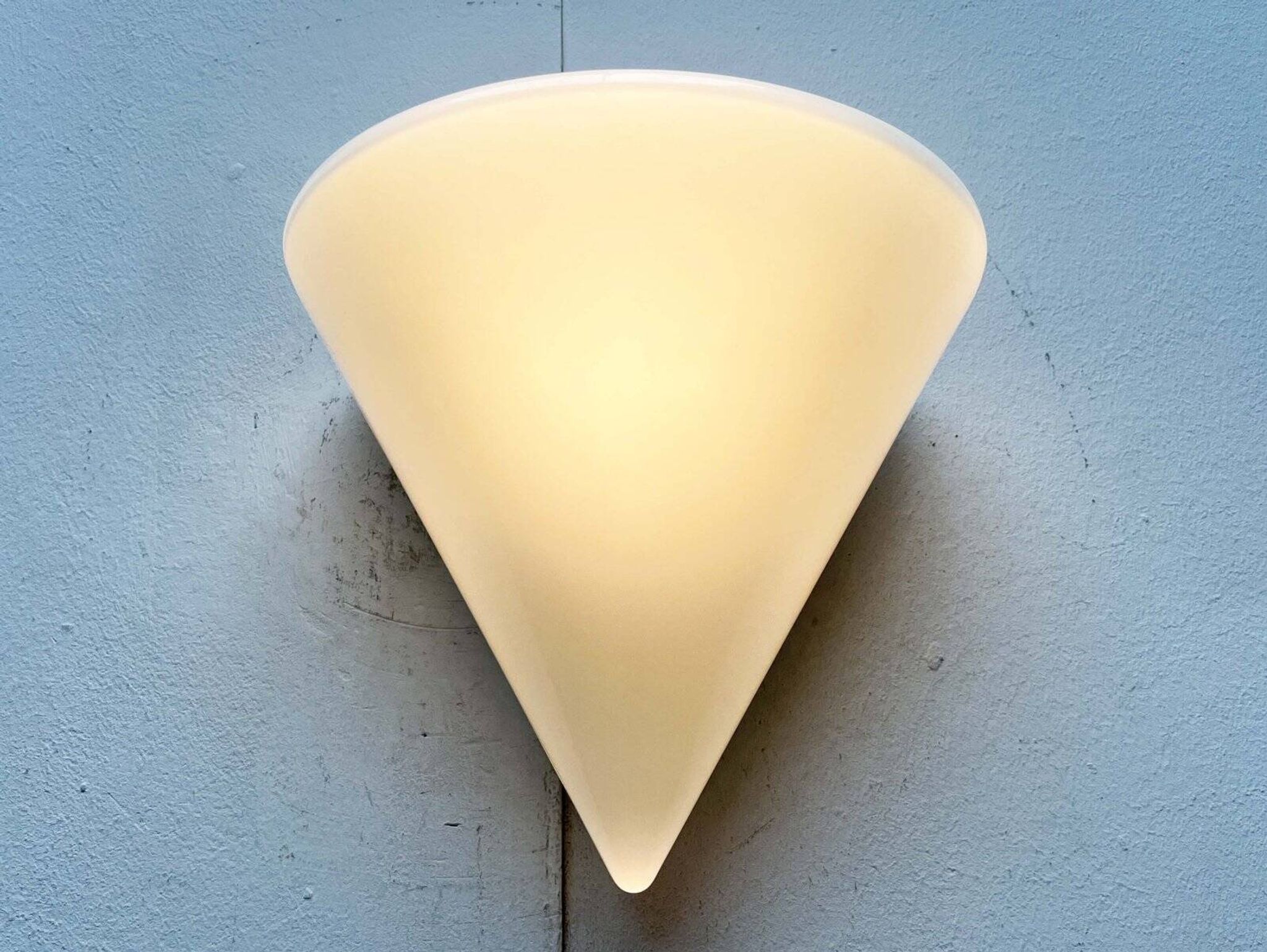 Wall lamp in glass from the Postmodern T+L Royal Typ L 133 series by Keuco, 1980s.