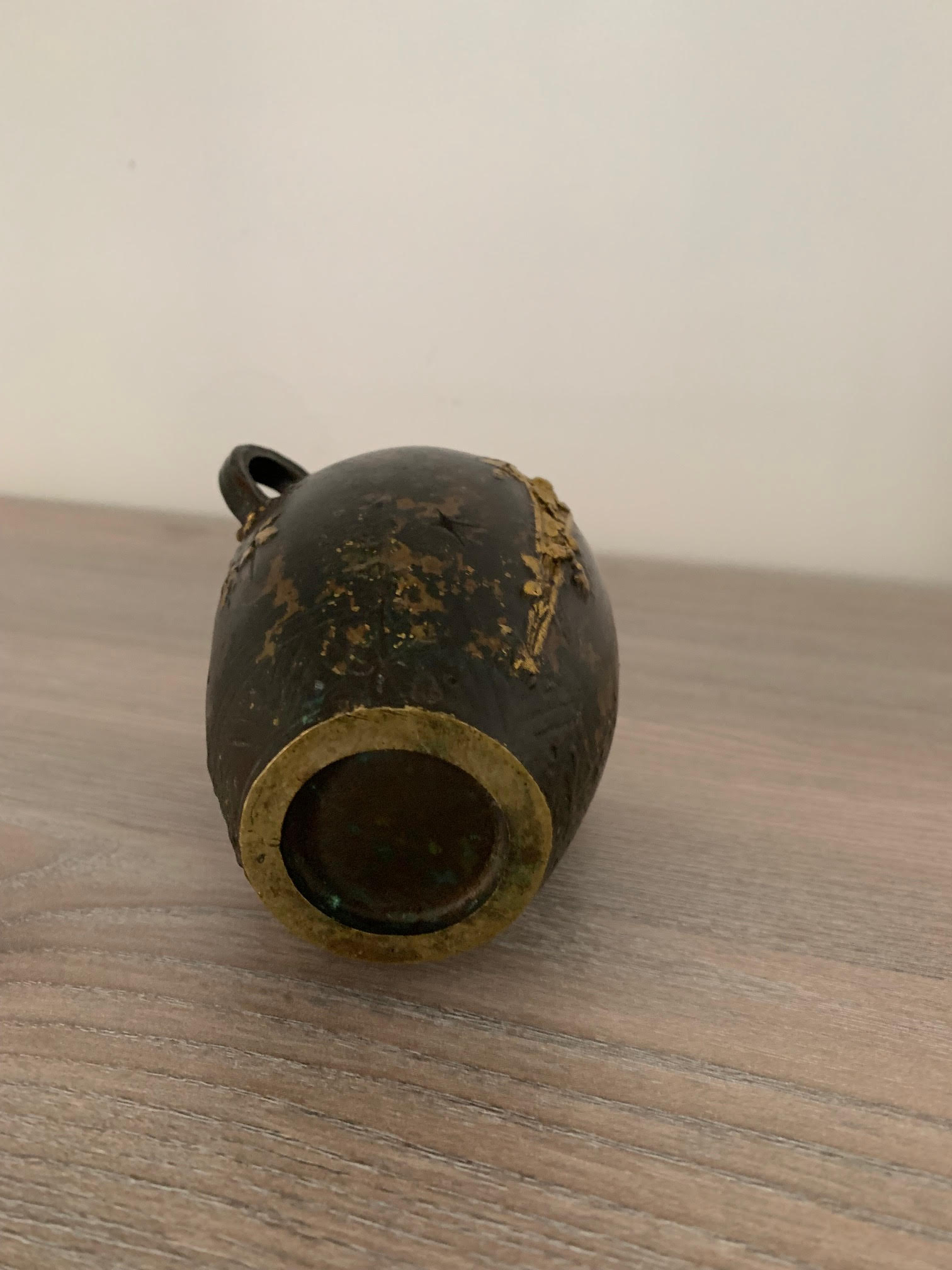 Bronze urn Louchet