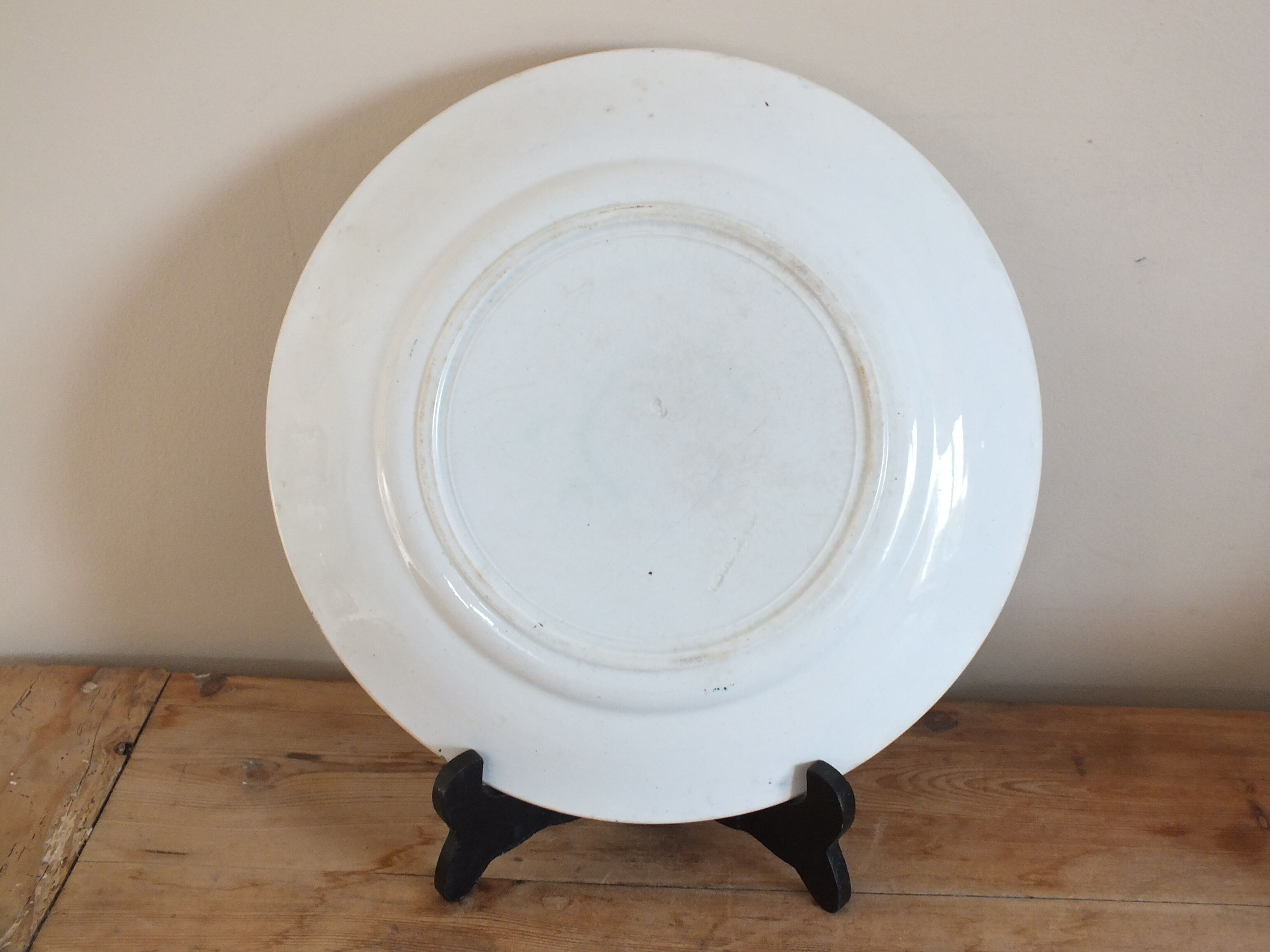 Round dish in Terre de Fer Sté Amandinoise Pompadour