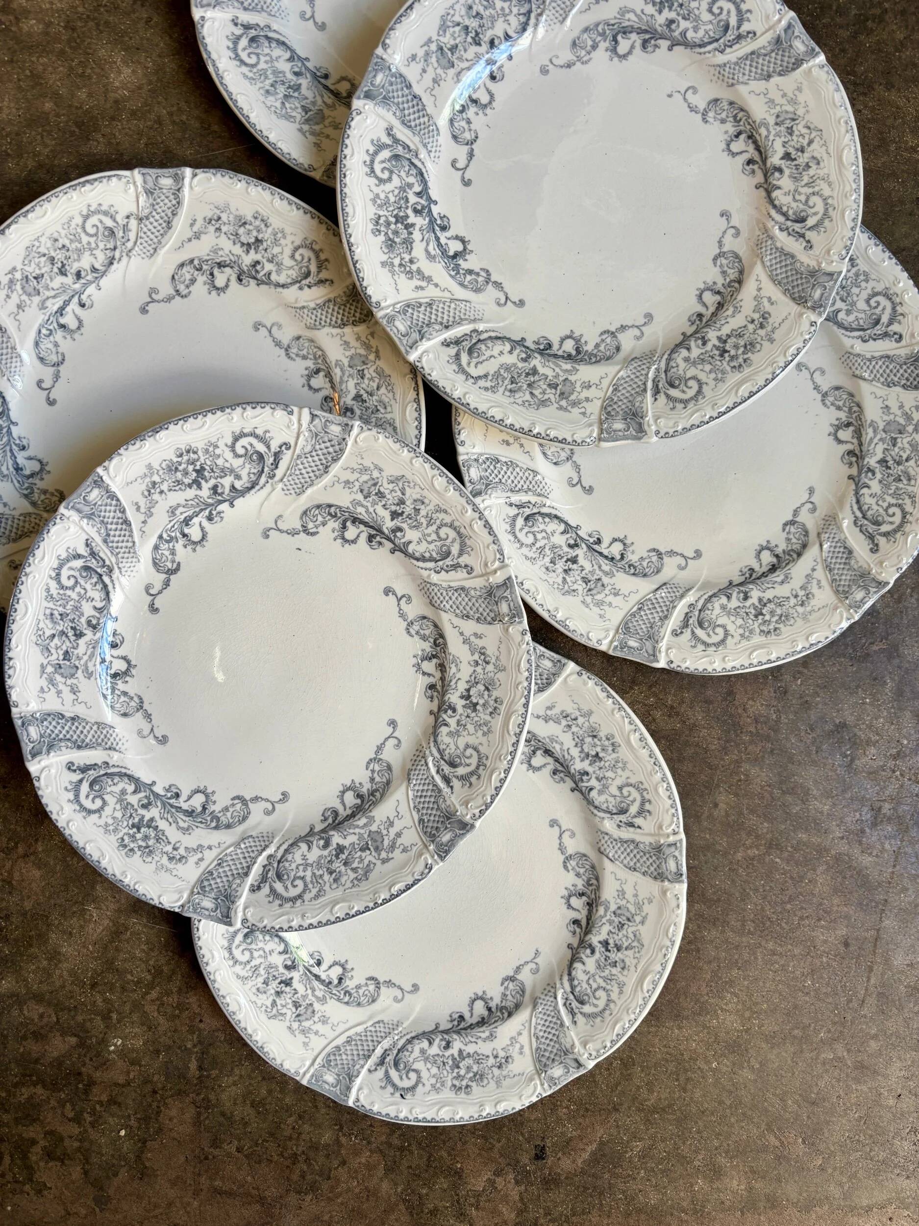 6 dessert plates Longwy in white and grey ironstone, "Saint Cloud" service.