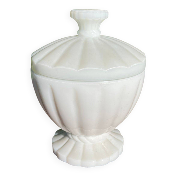 Bonbonnière opaline blanche
